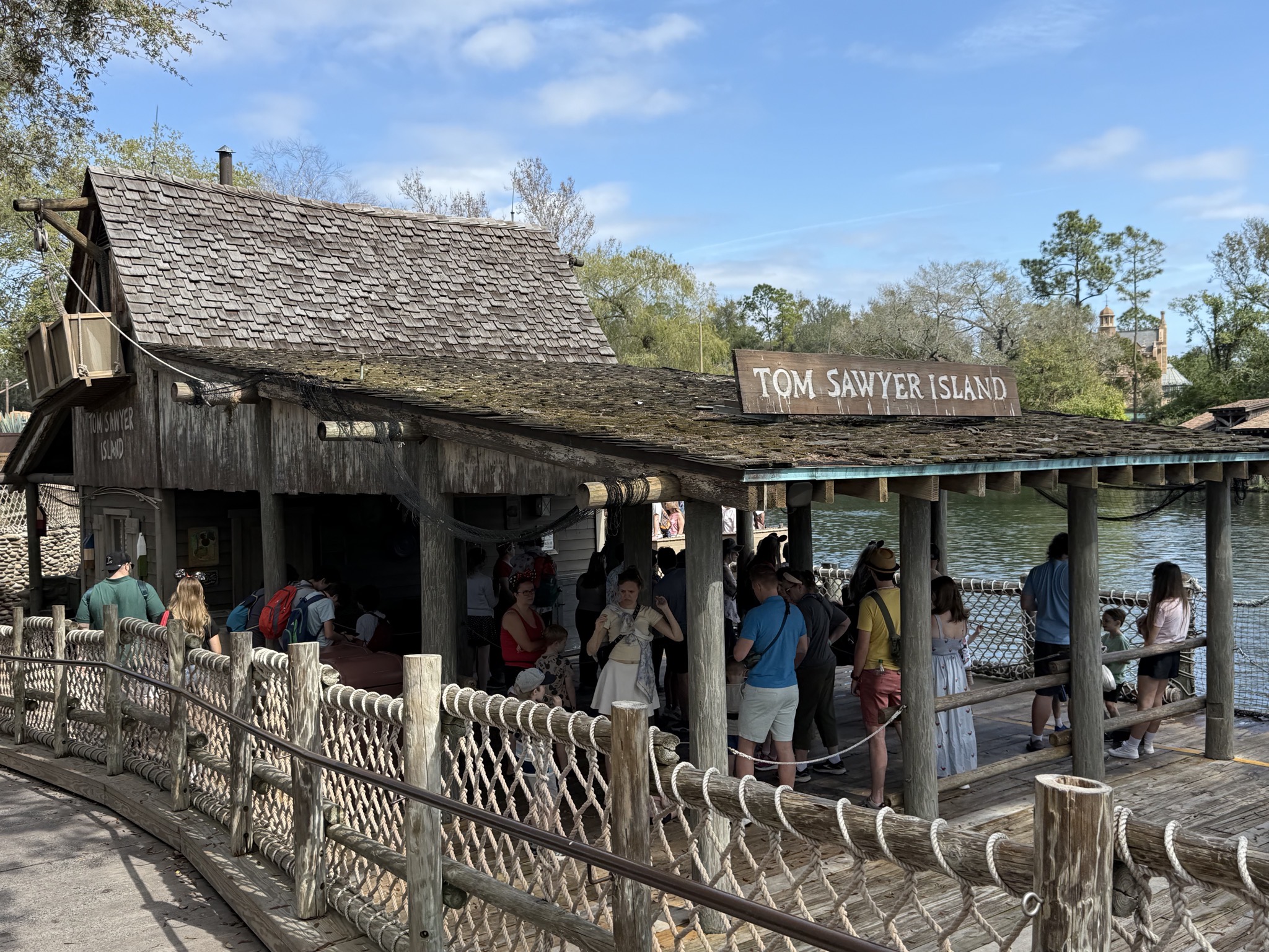 Ferry to Tom Sawyer Island