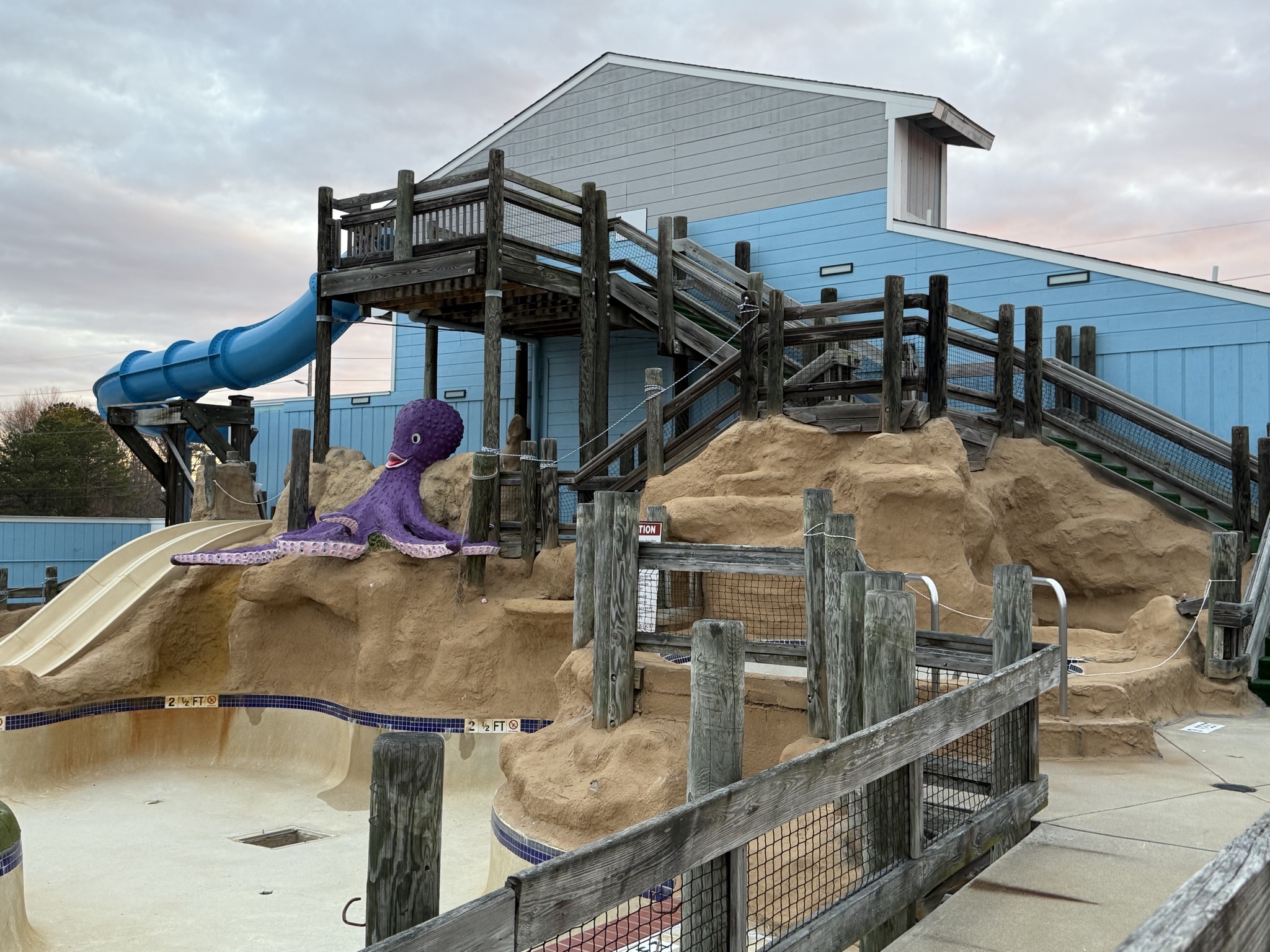 Seasonally closed water park