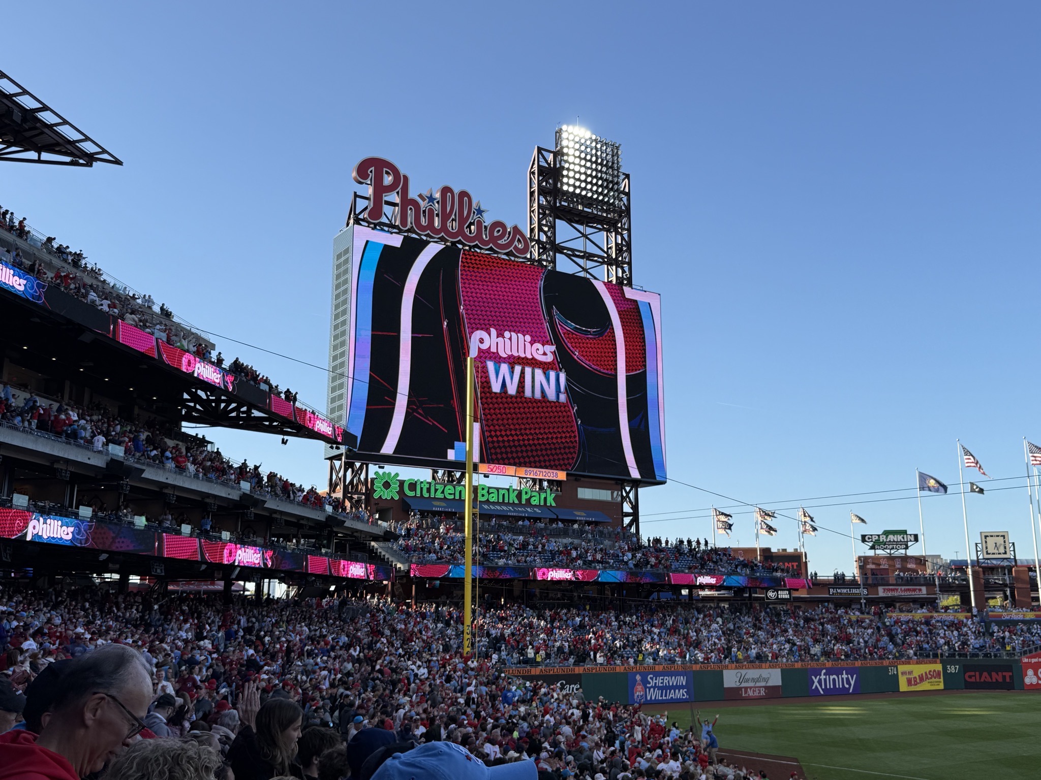 Phillies win!