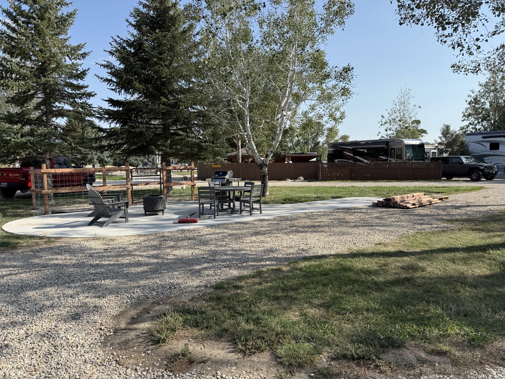 Paw pen patio site