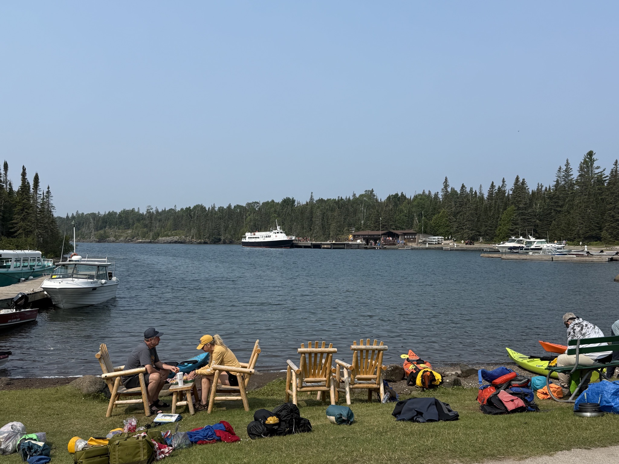Seating and harbor