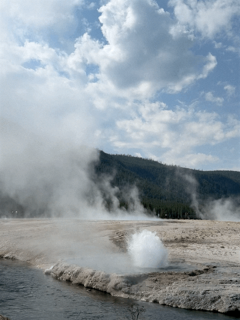 Black Sand Basin