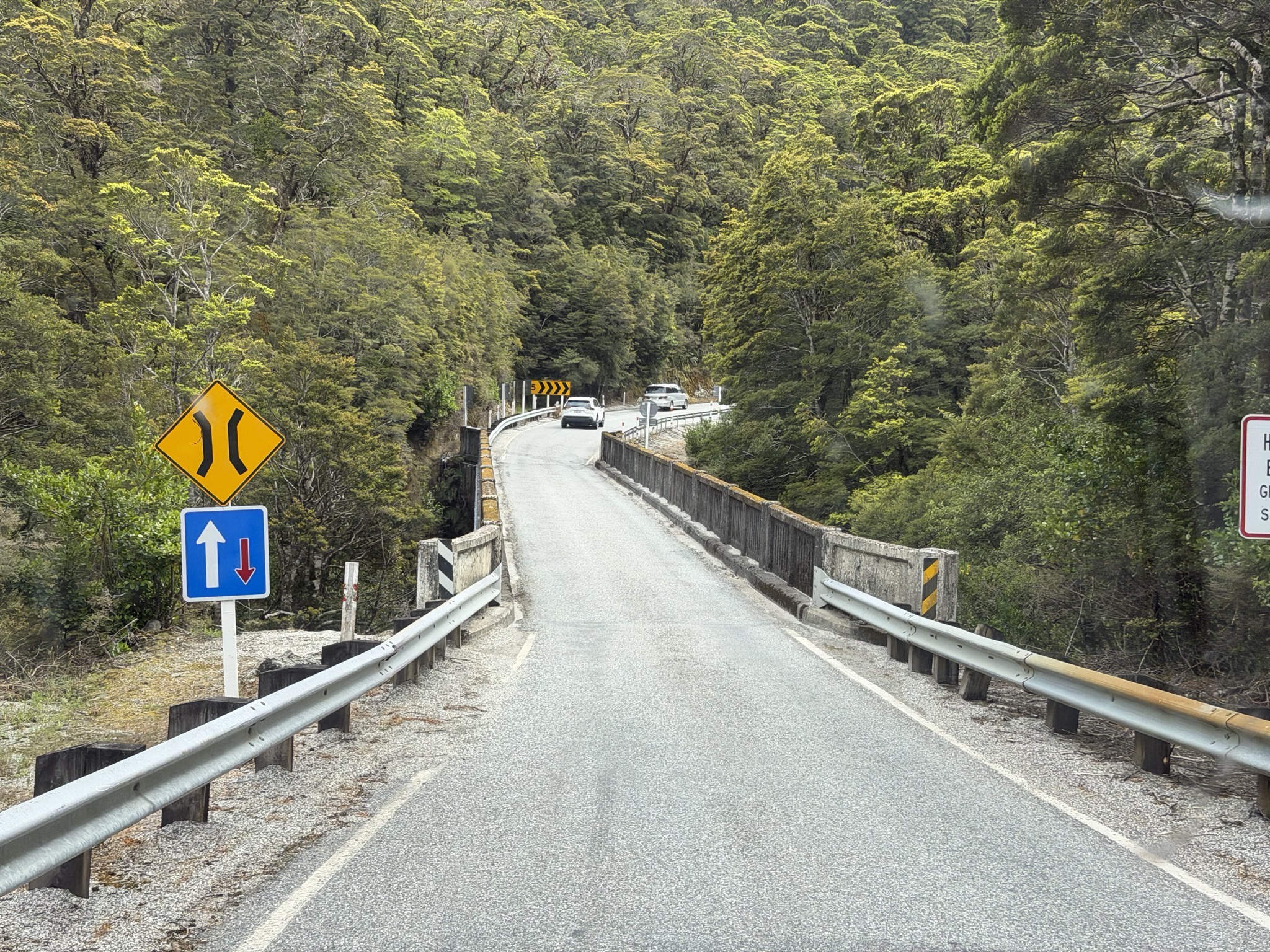 One lane bridge