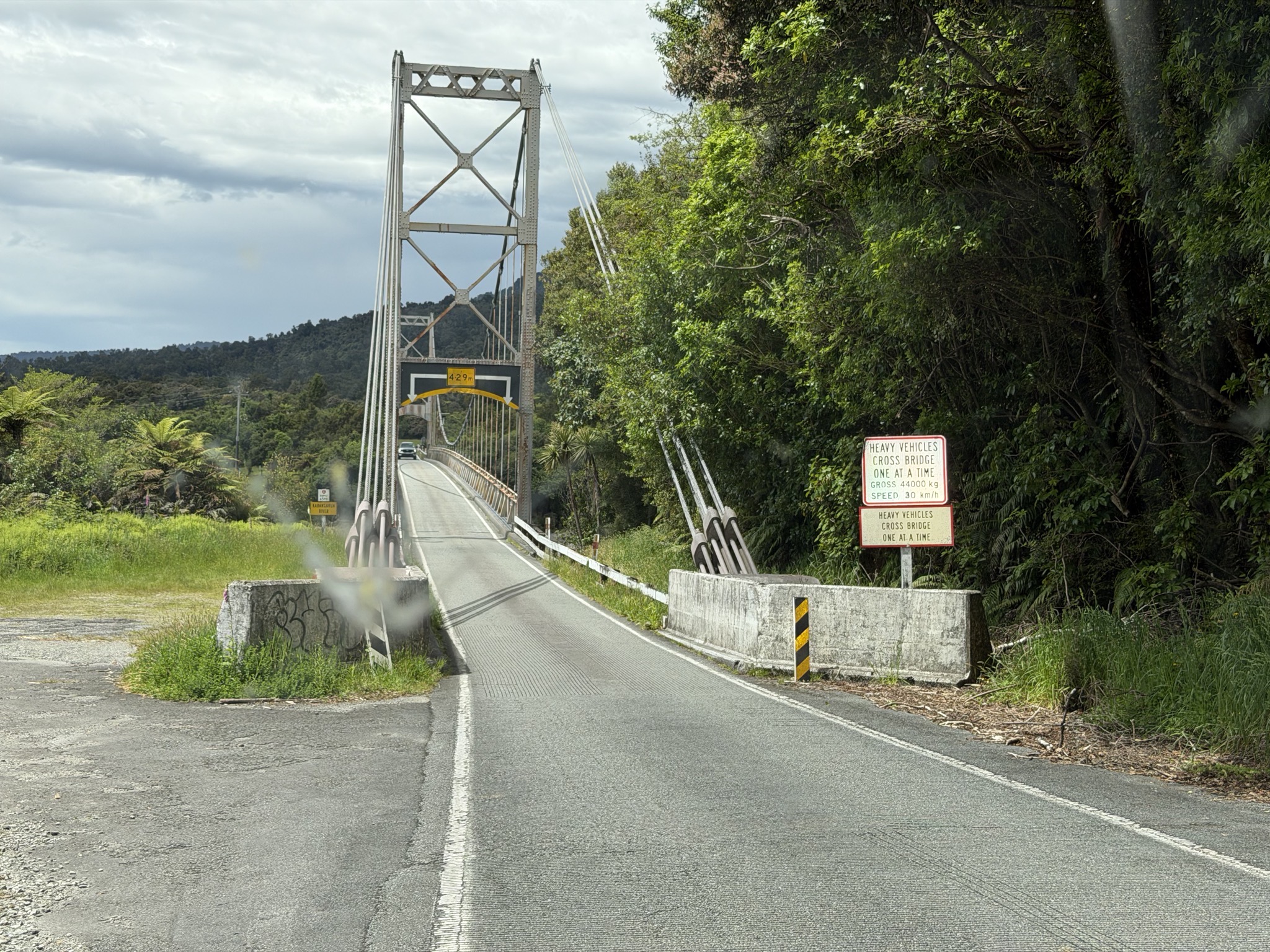 Another long one lane bridge