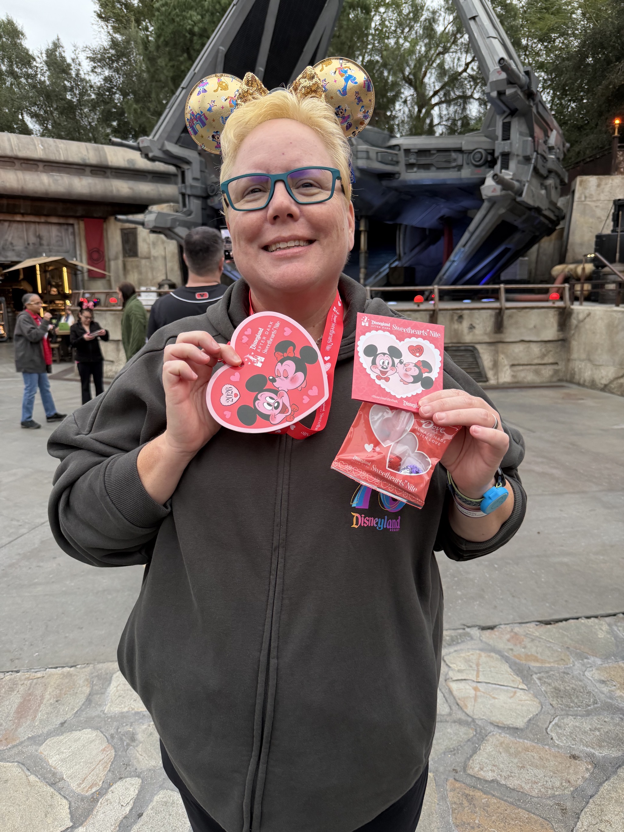 Sweetheart's Nite Event lanyard, booklet, chocolates