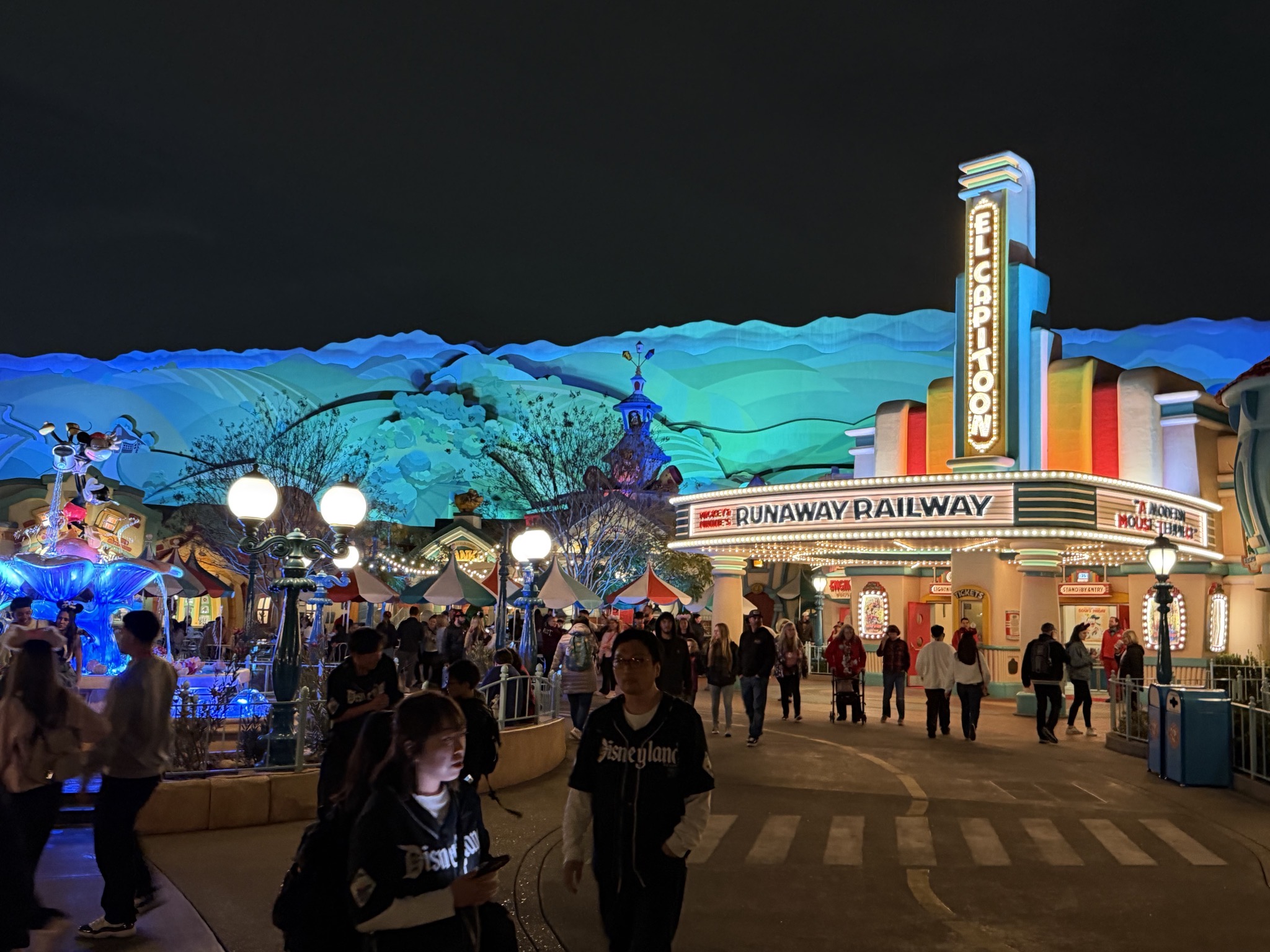 Mickey & Minnie's Runaway Railway