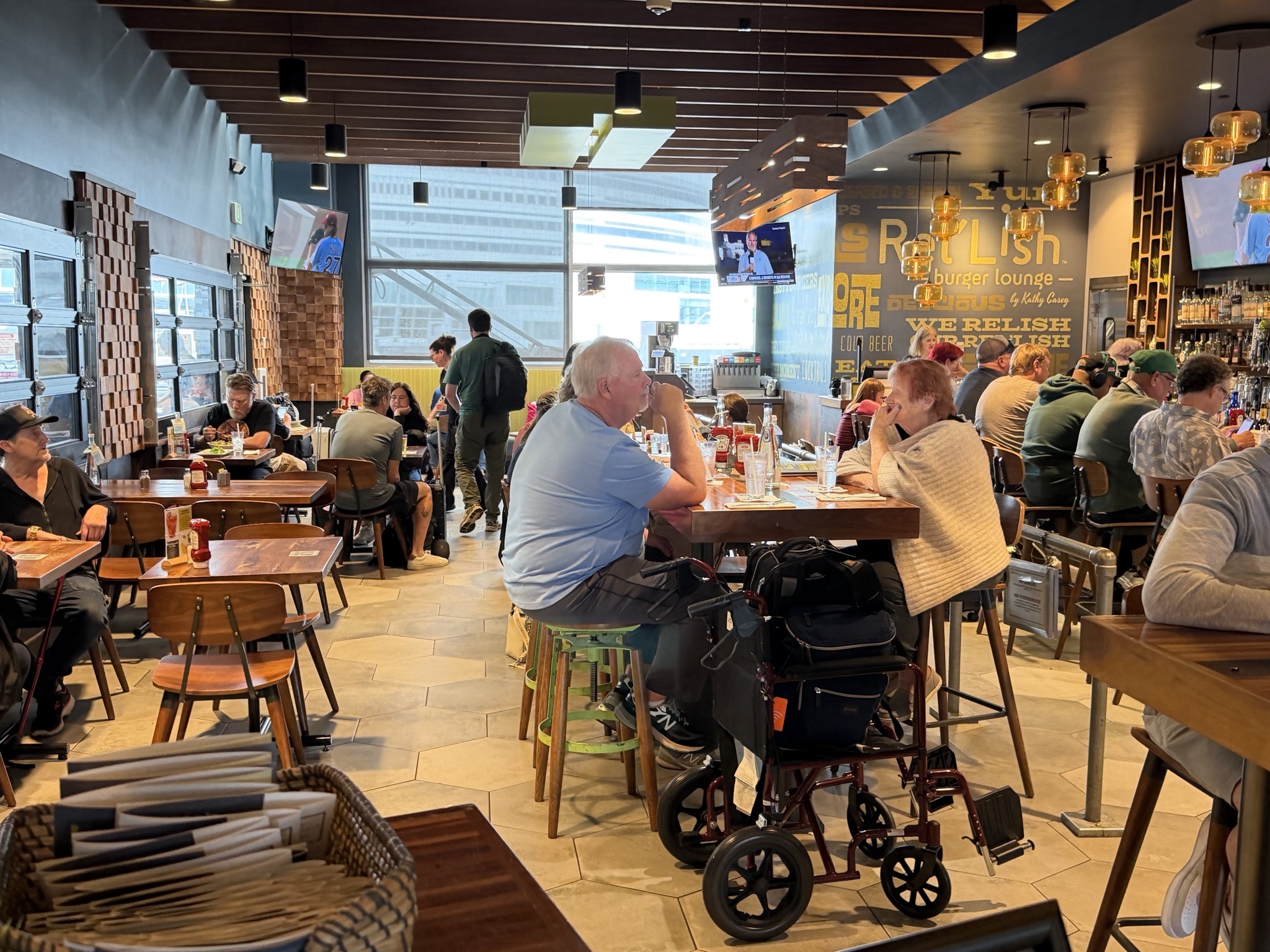 Rel'Lish Burger Lounge