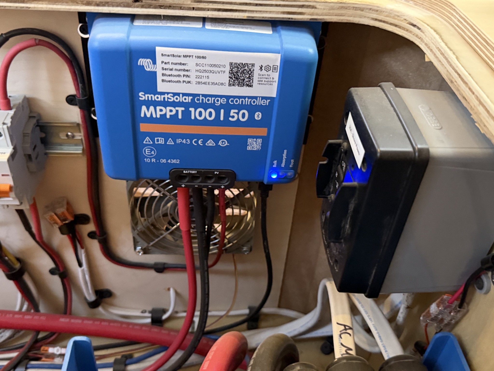 MPPT charge controller