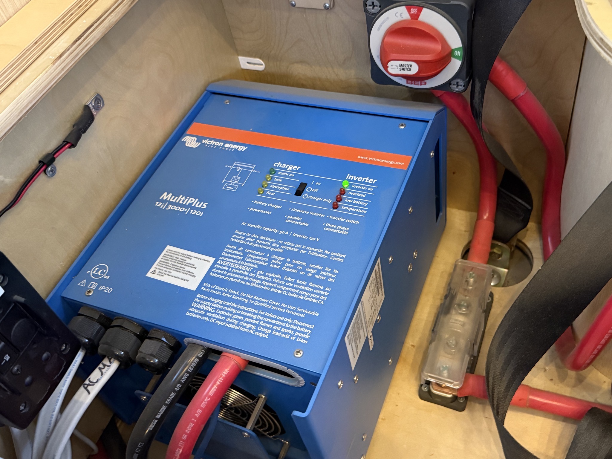 MultiPlus charger/inverter