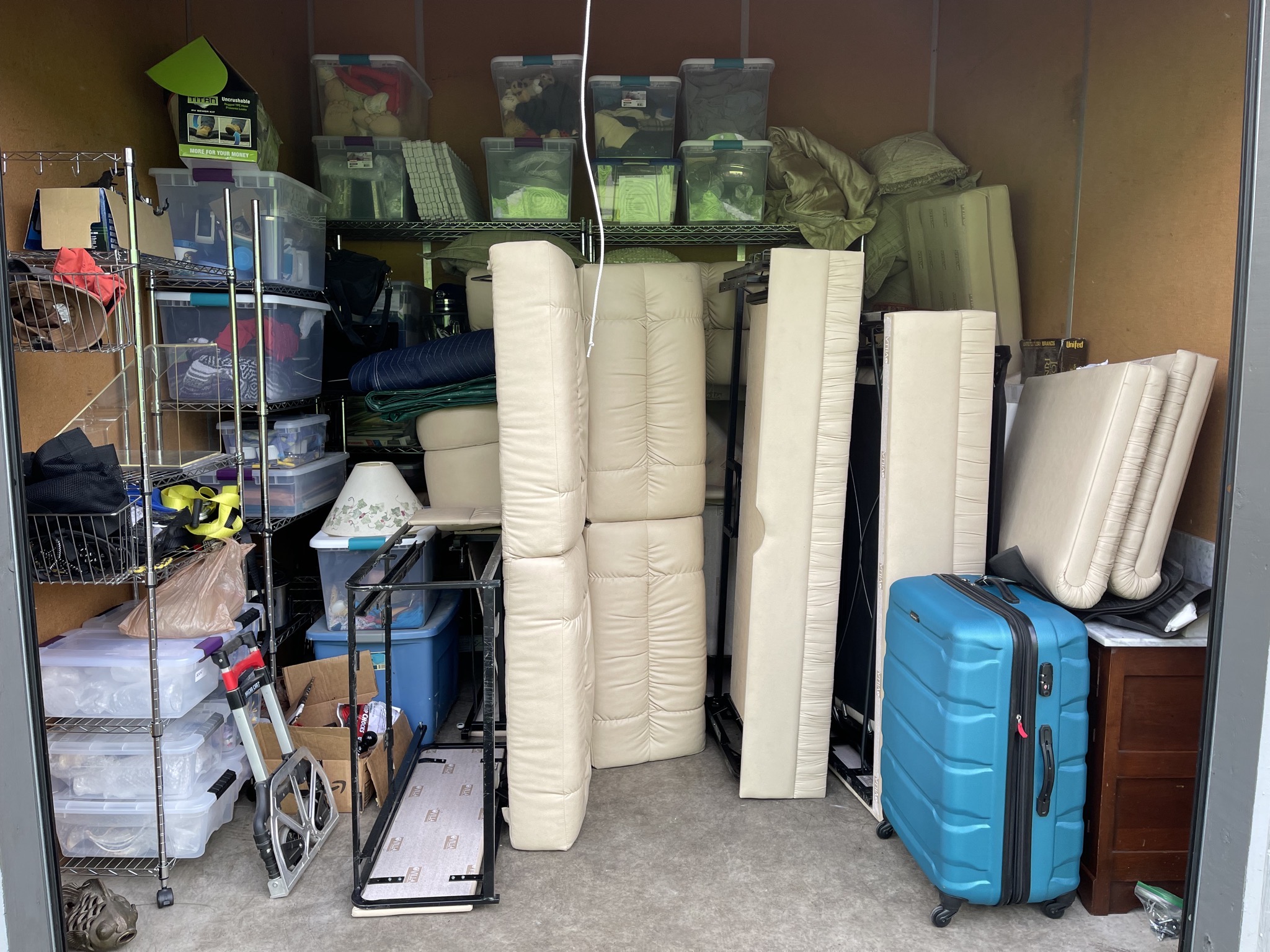Storage unit
