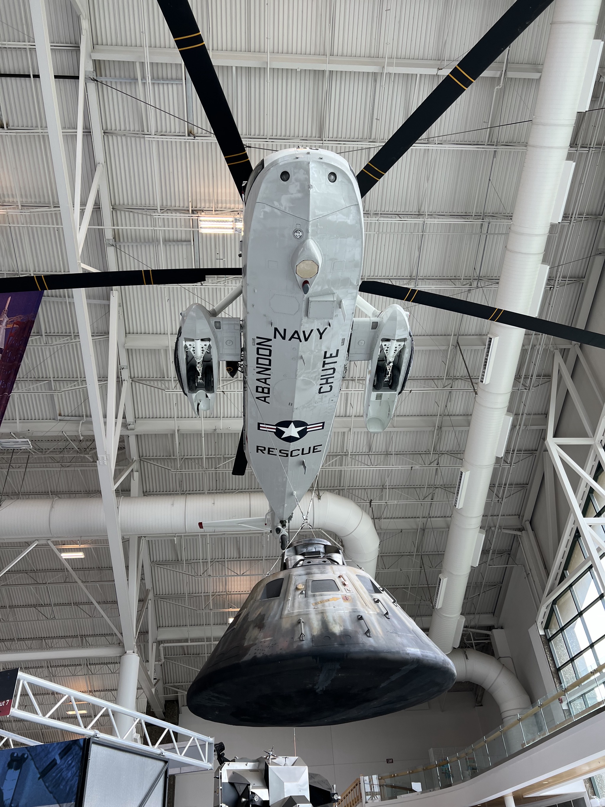 Helicopter and capsule