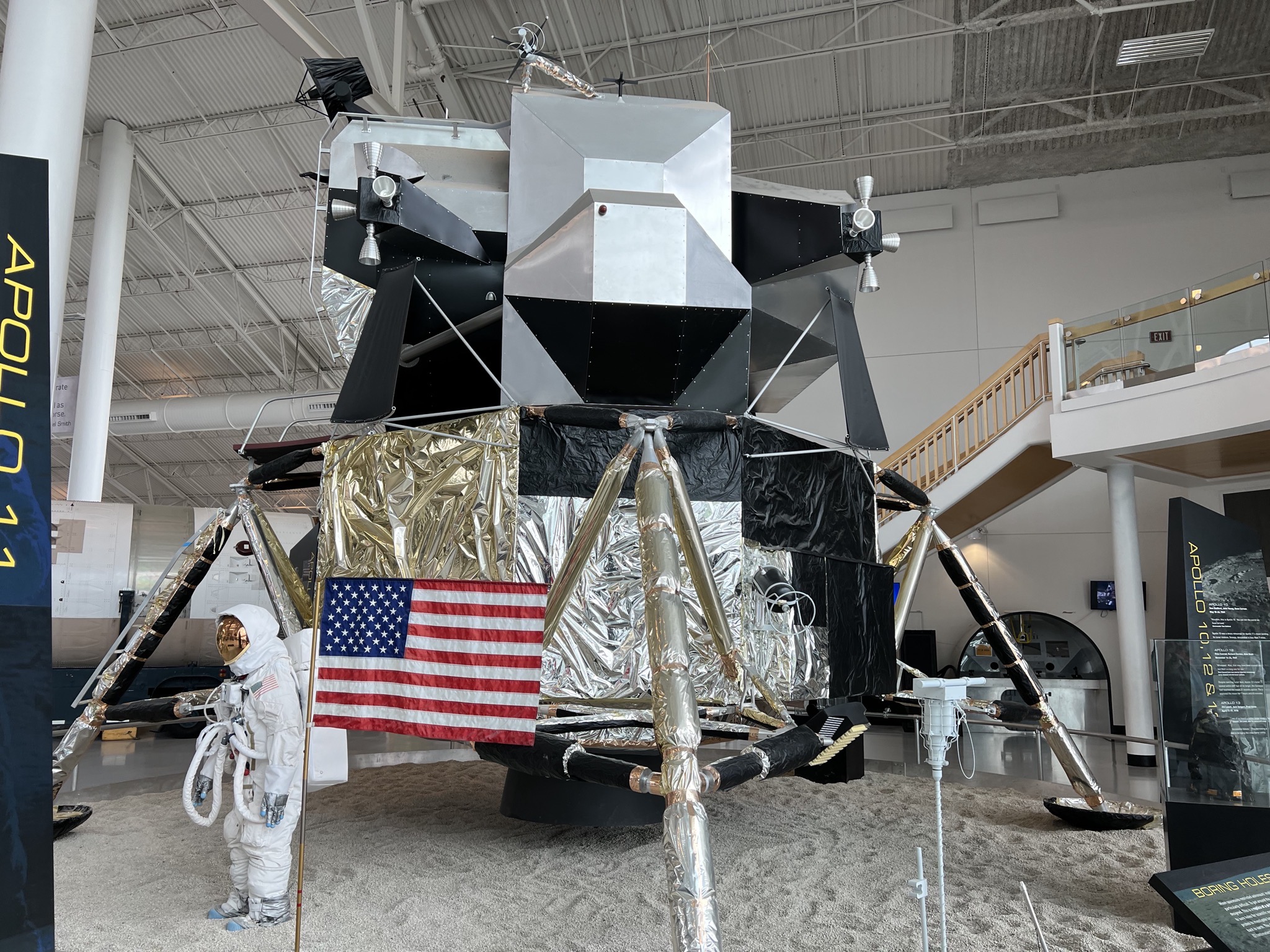 Lunar lander