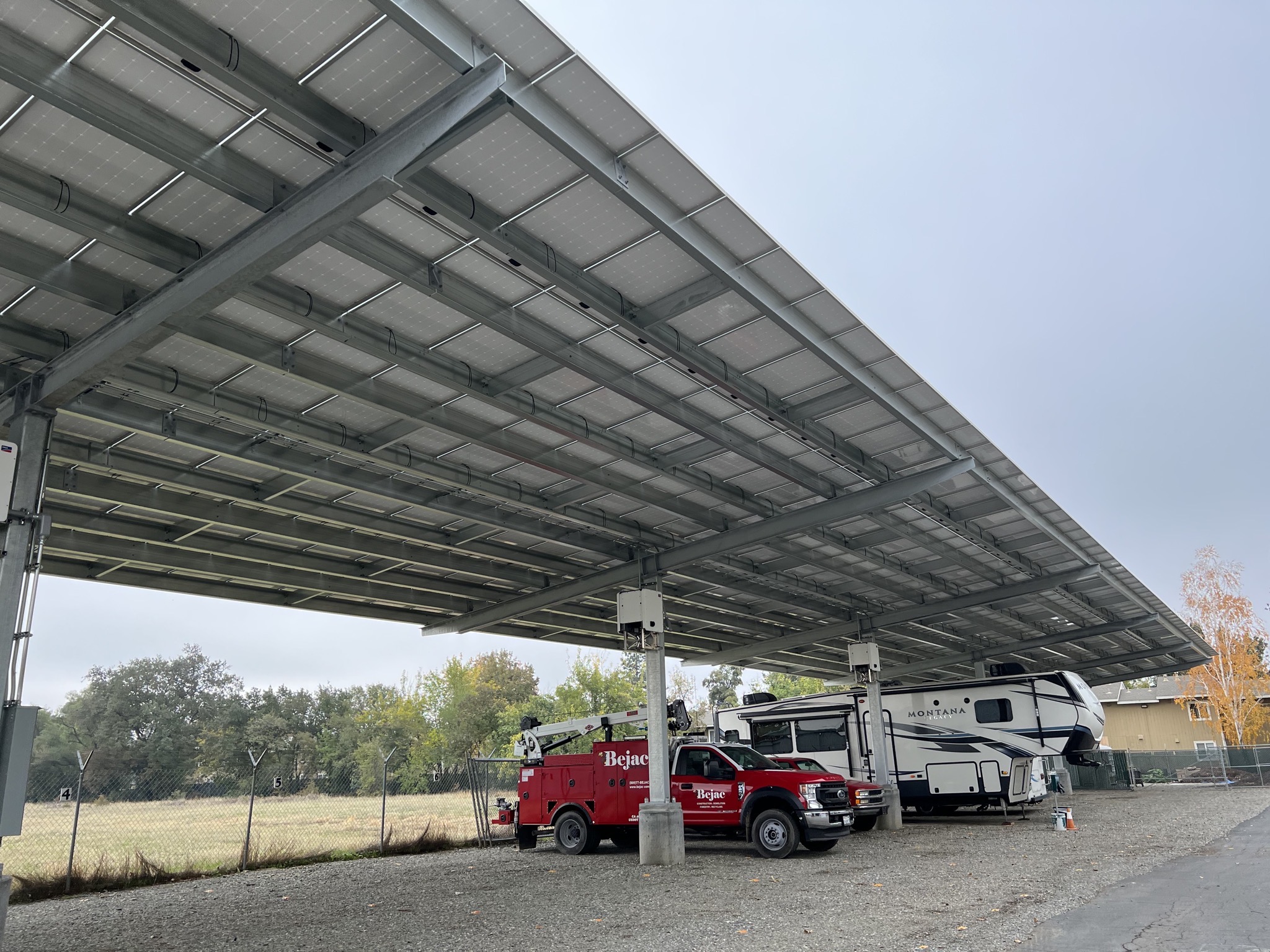 Shelter made of solar panels