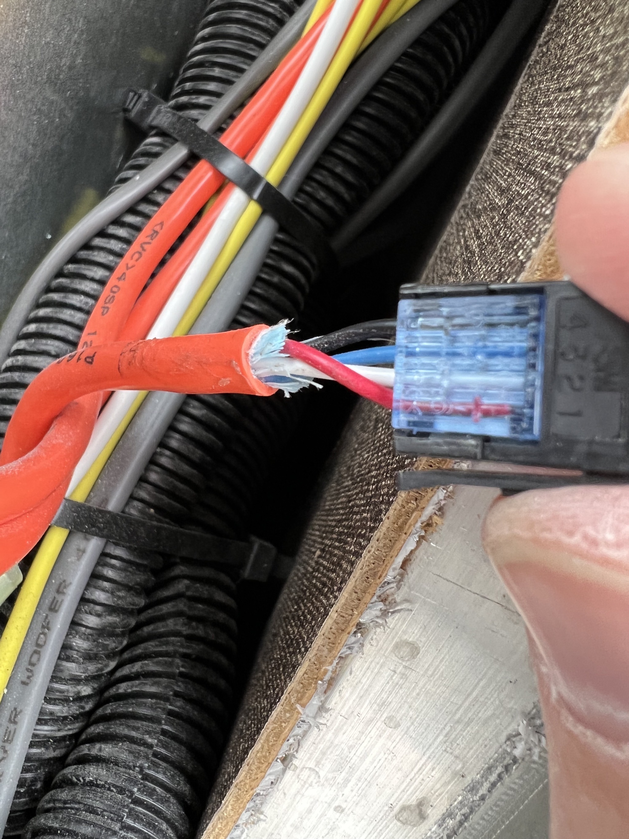 Spyder connector
