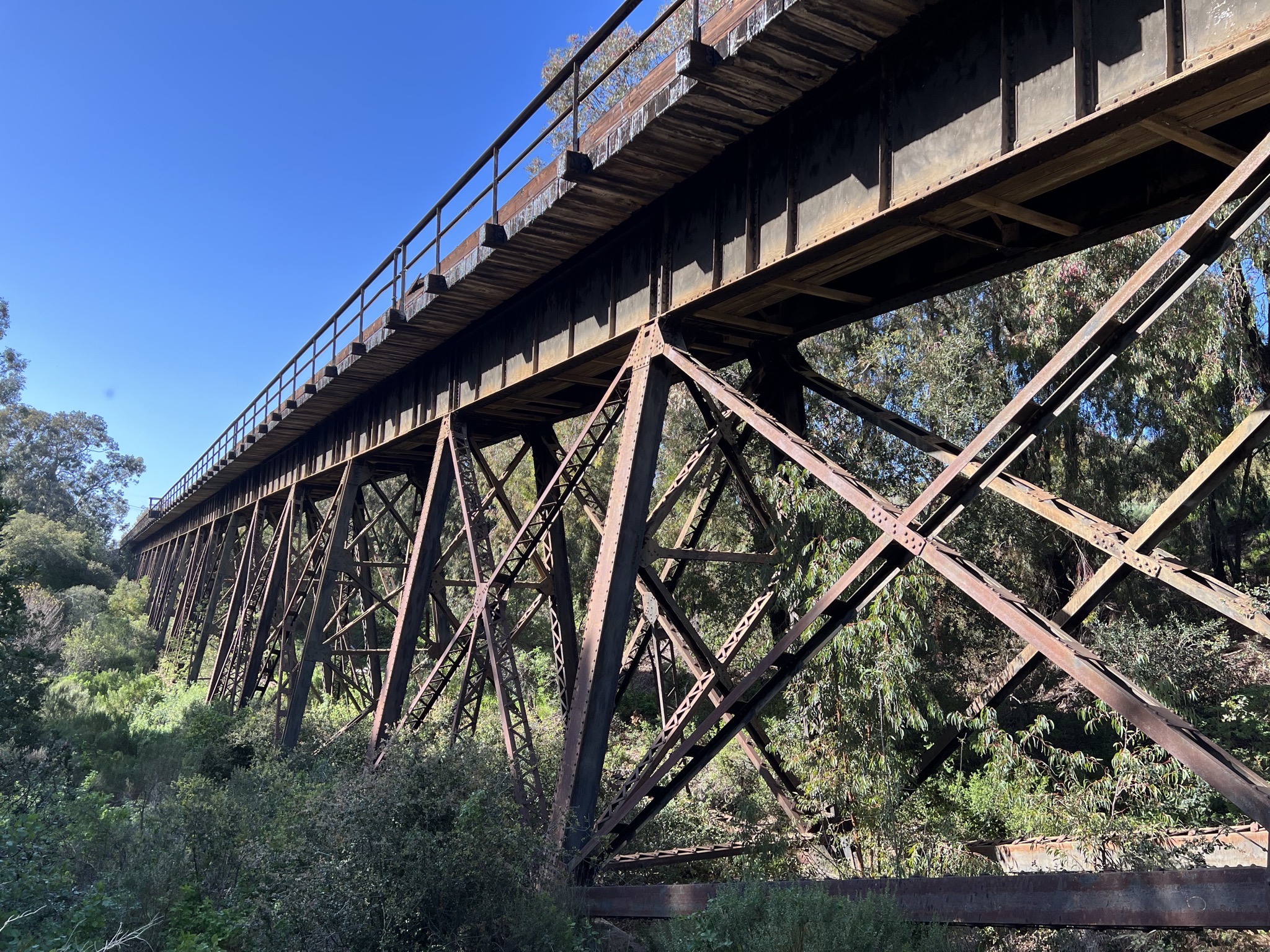 Rail bridge
