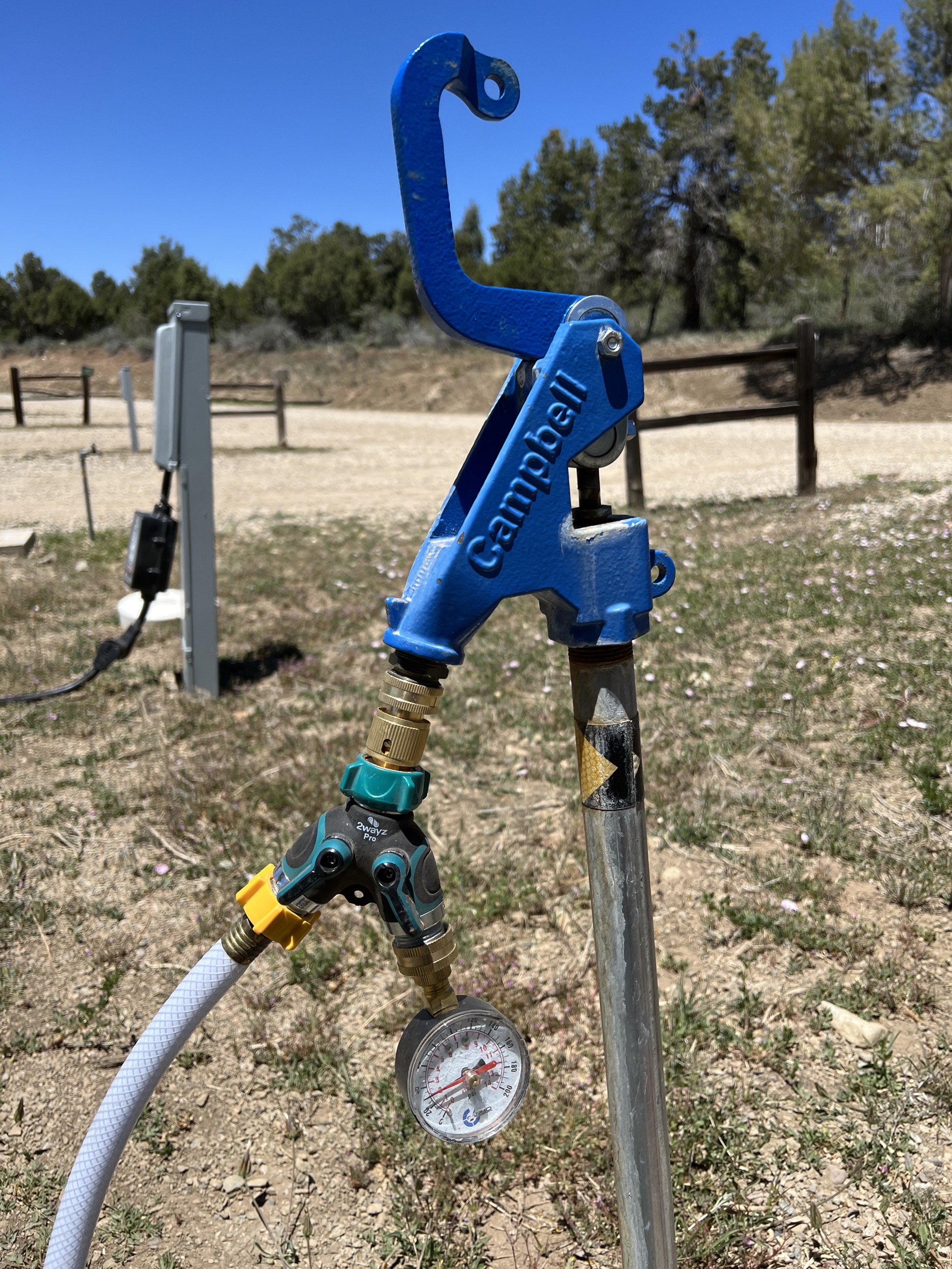 Tap, splitter, gauge