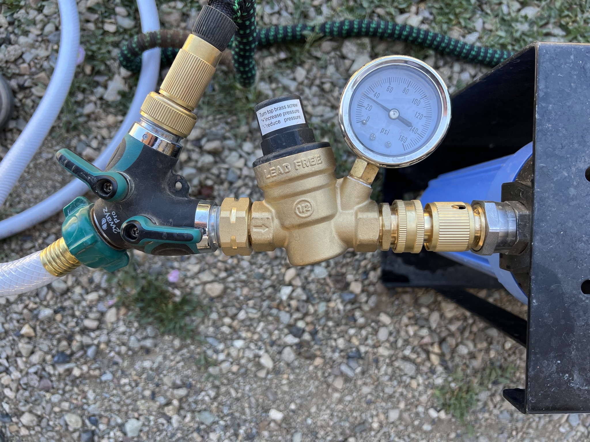 Splitter, pressure regulator, quick connect