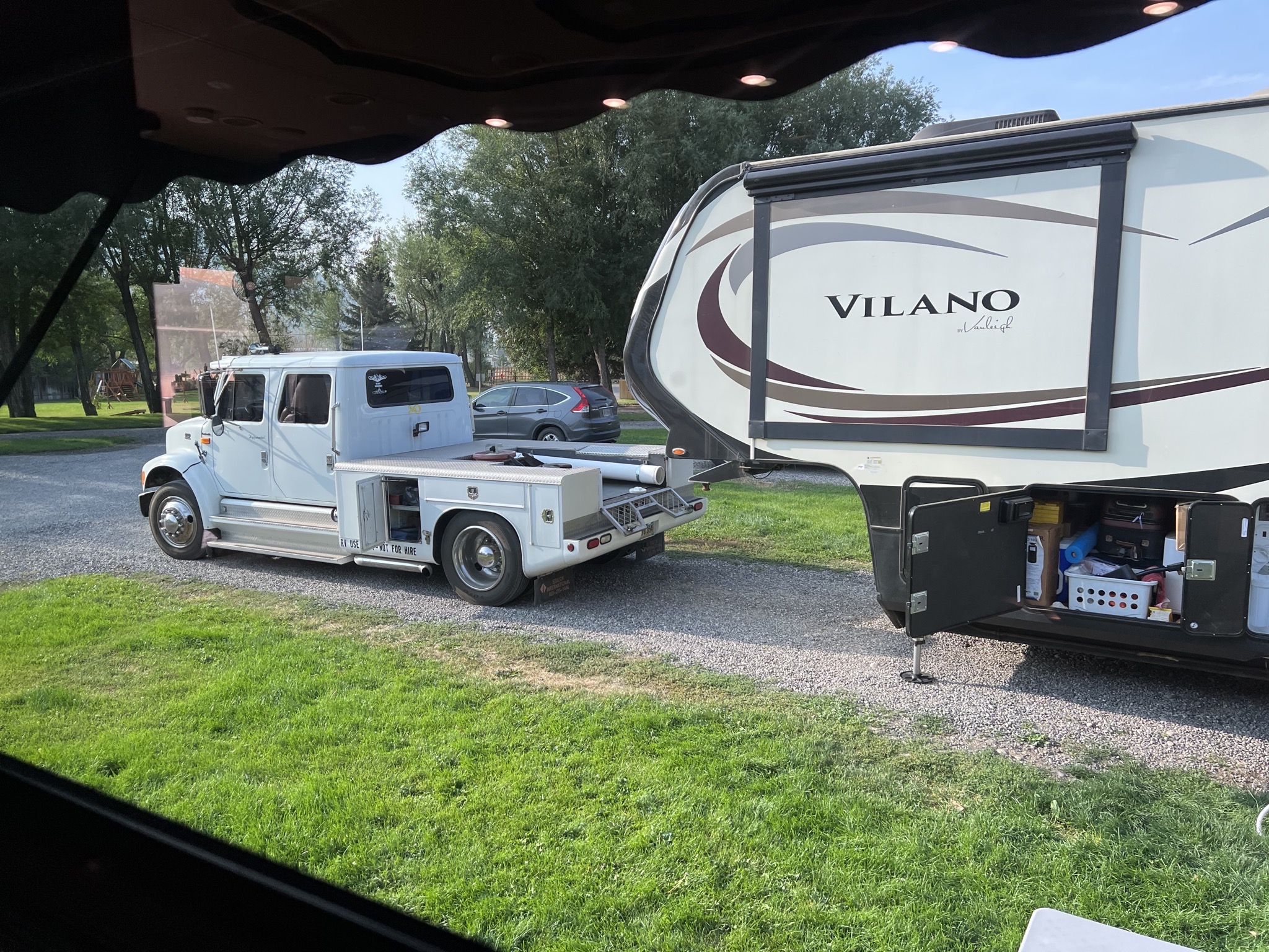 Truck and Vanleigh fiver