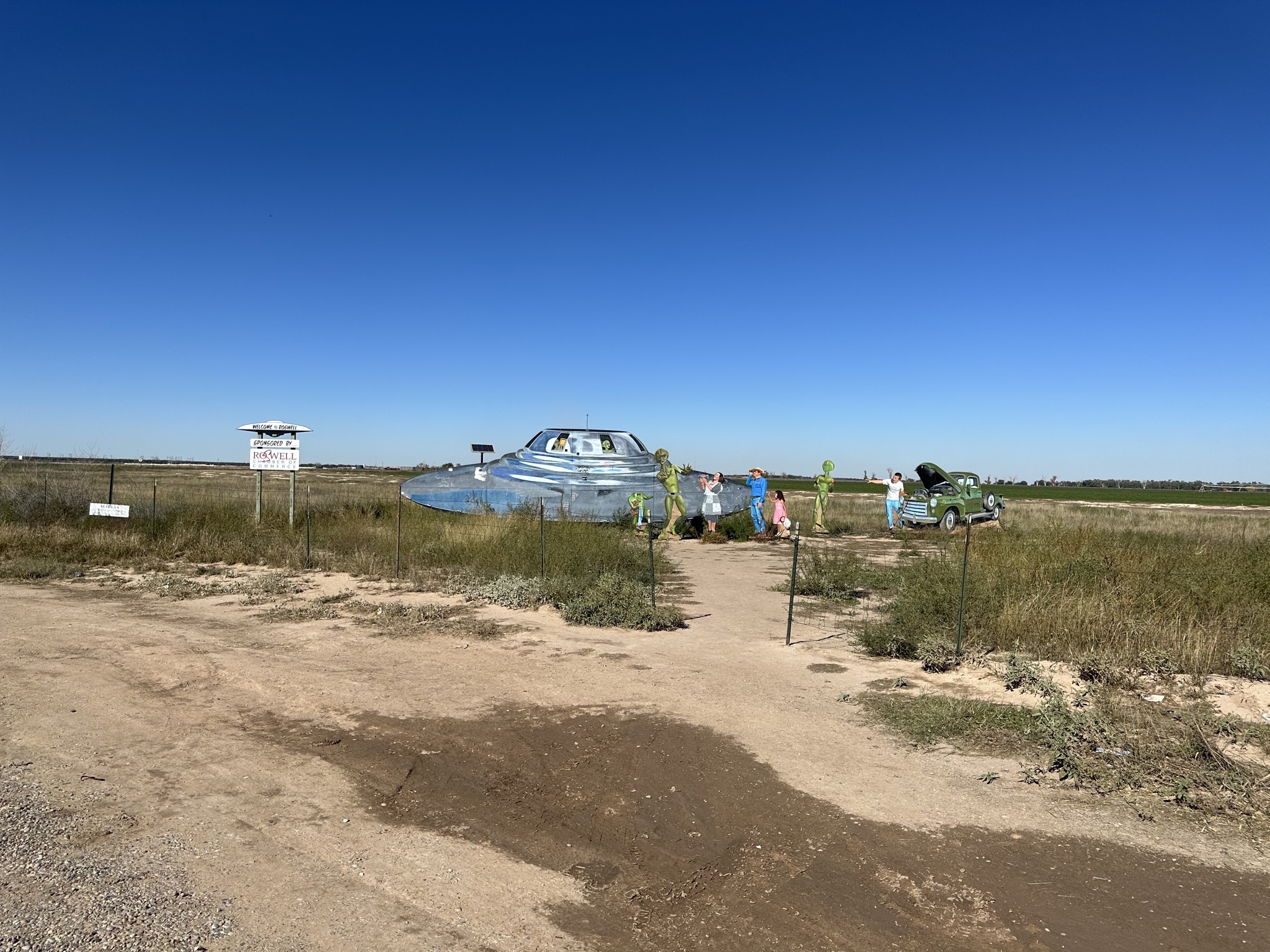 UFO welcome to Roswell sign