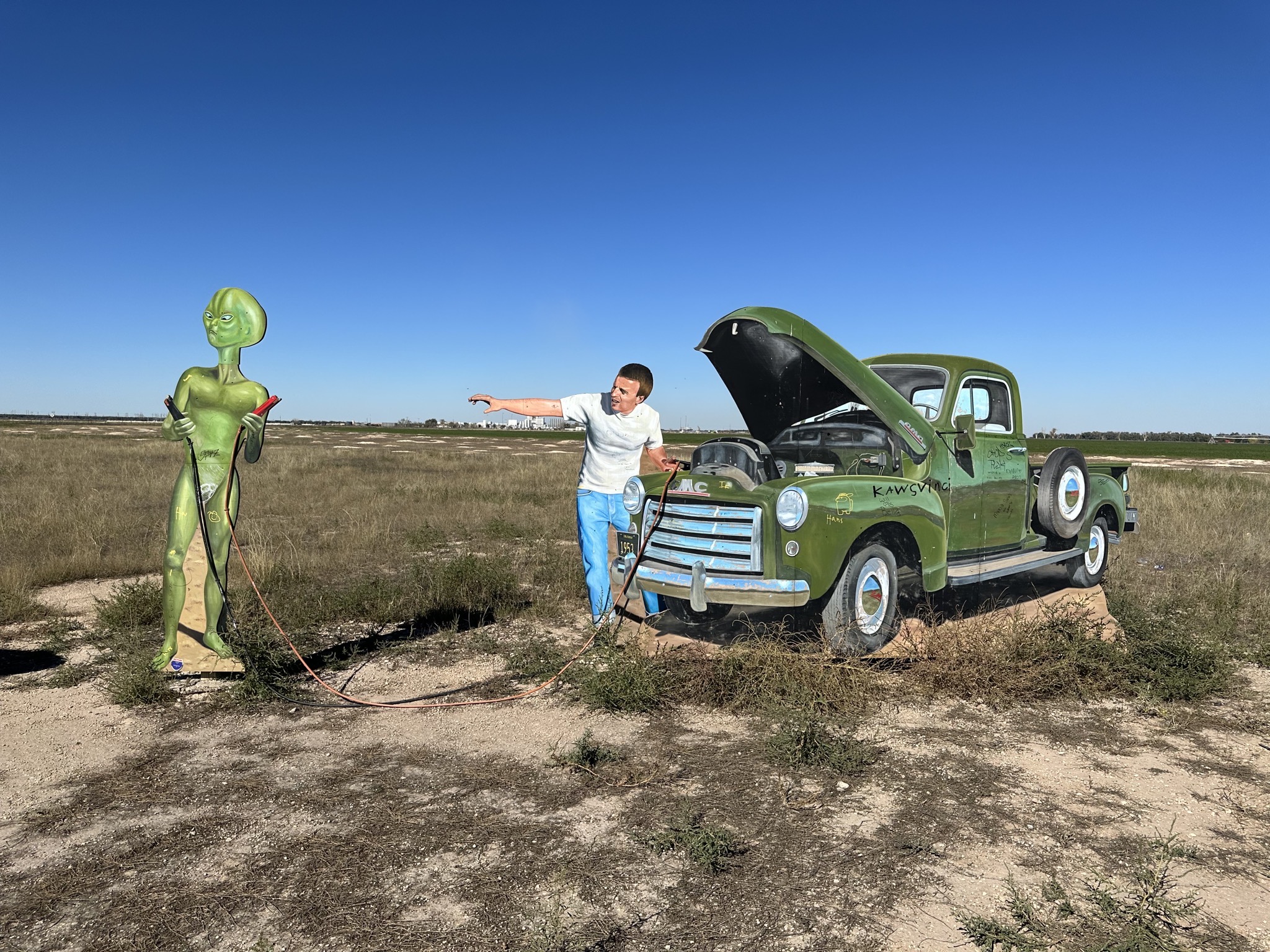 UFO welcome to Roswell sign