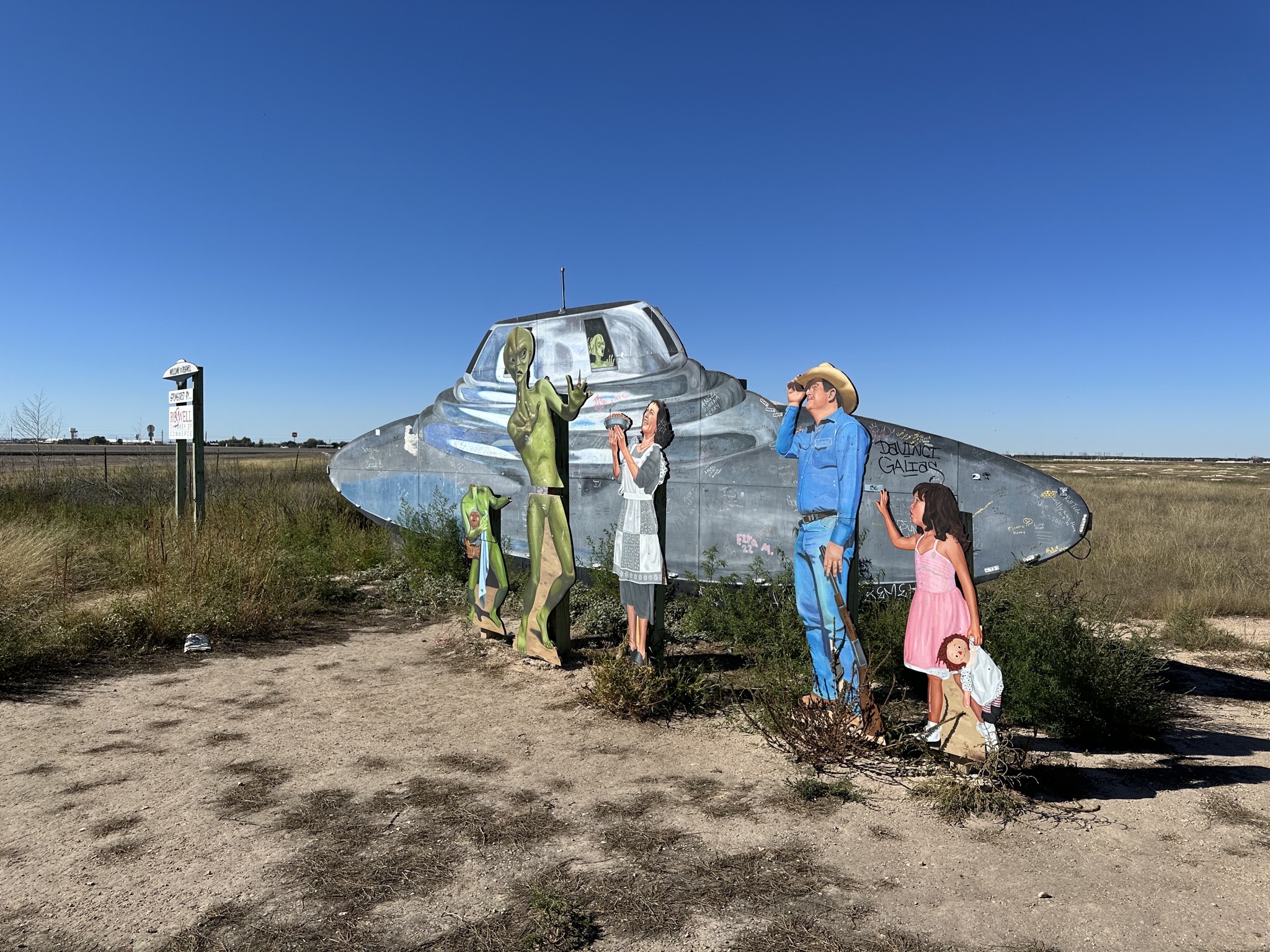 UFO welcome to Roswell sign