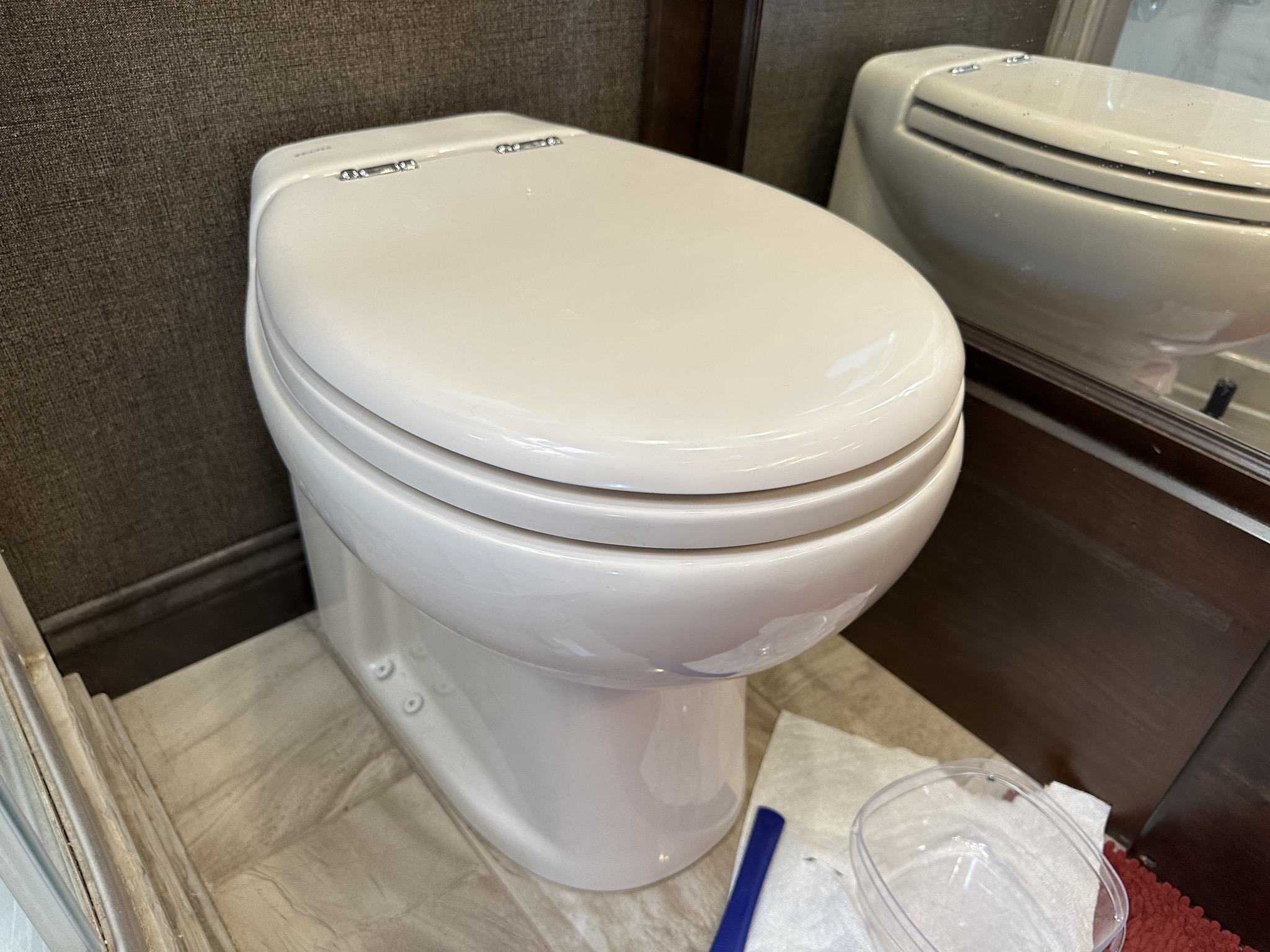 Macerating toilet