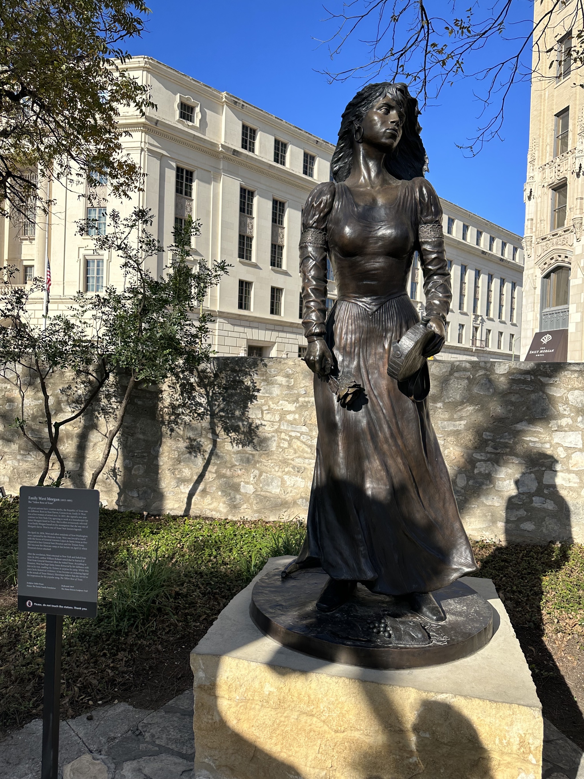 Statue