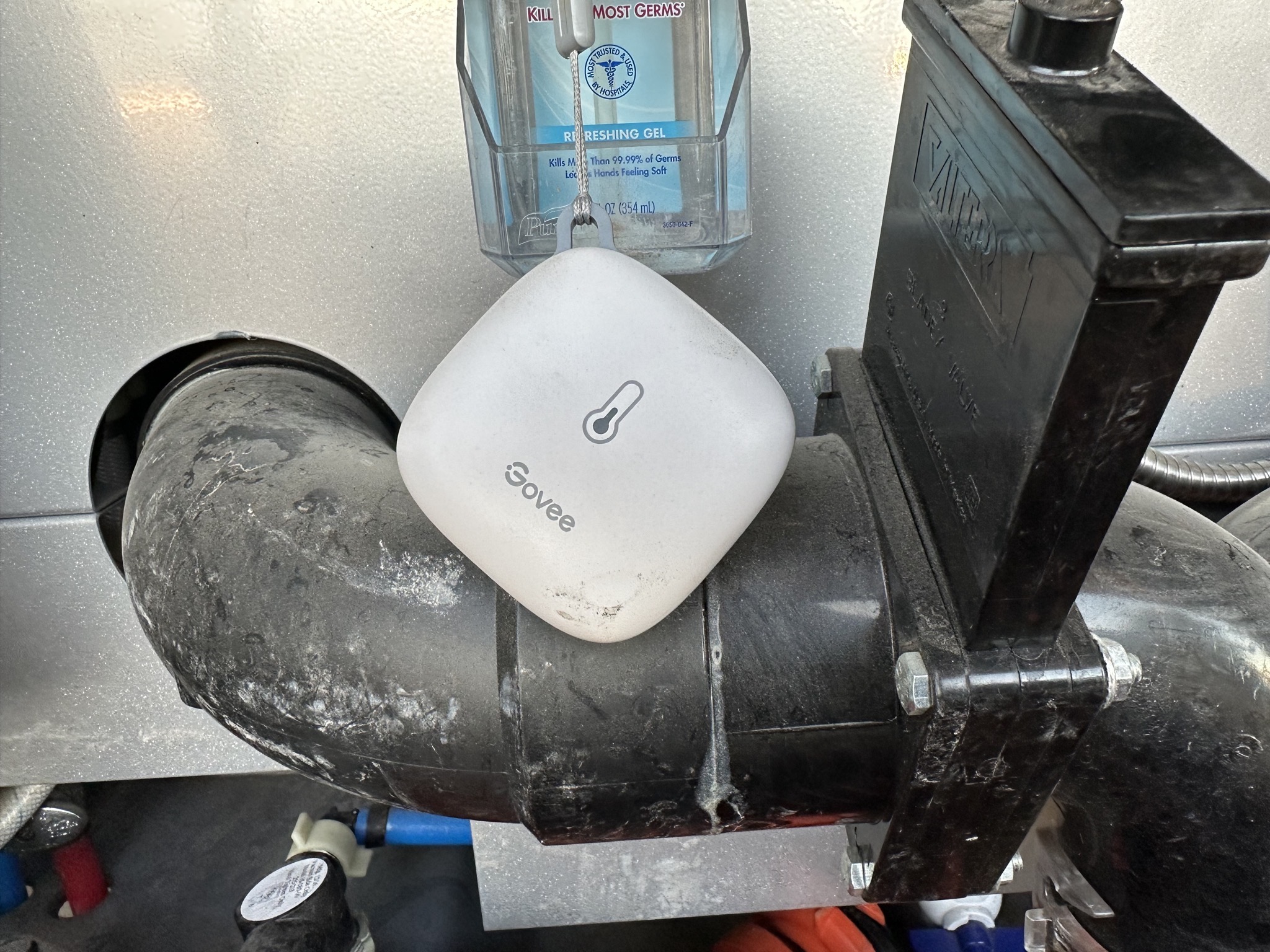 Wet bay sensor