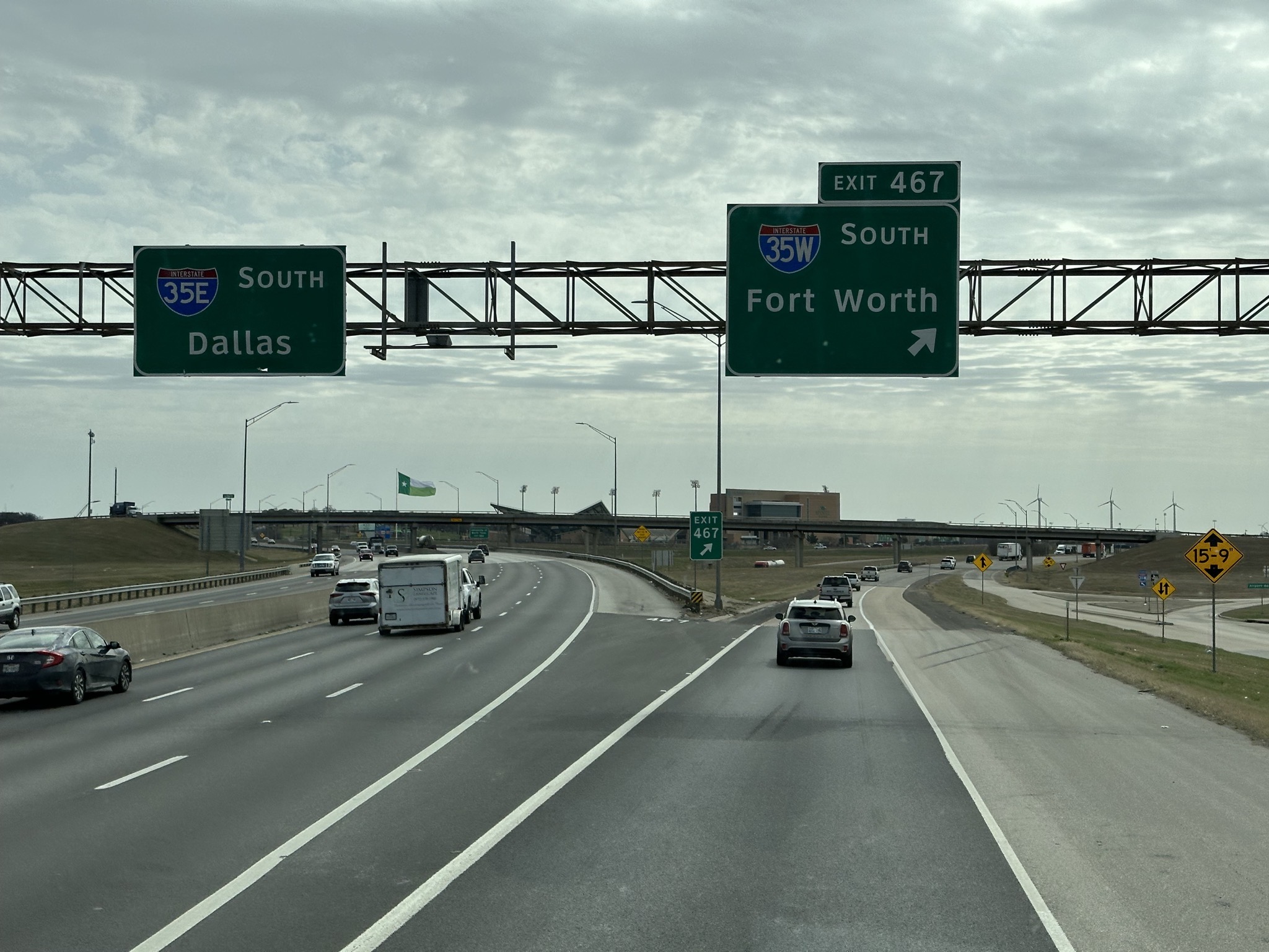 Exit to I-35W