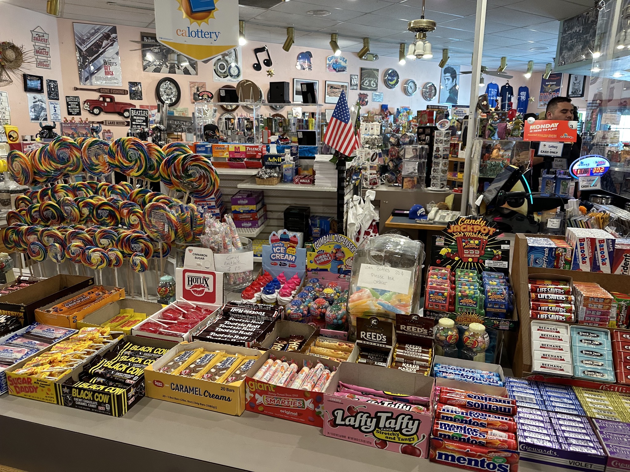 5 and Dime store