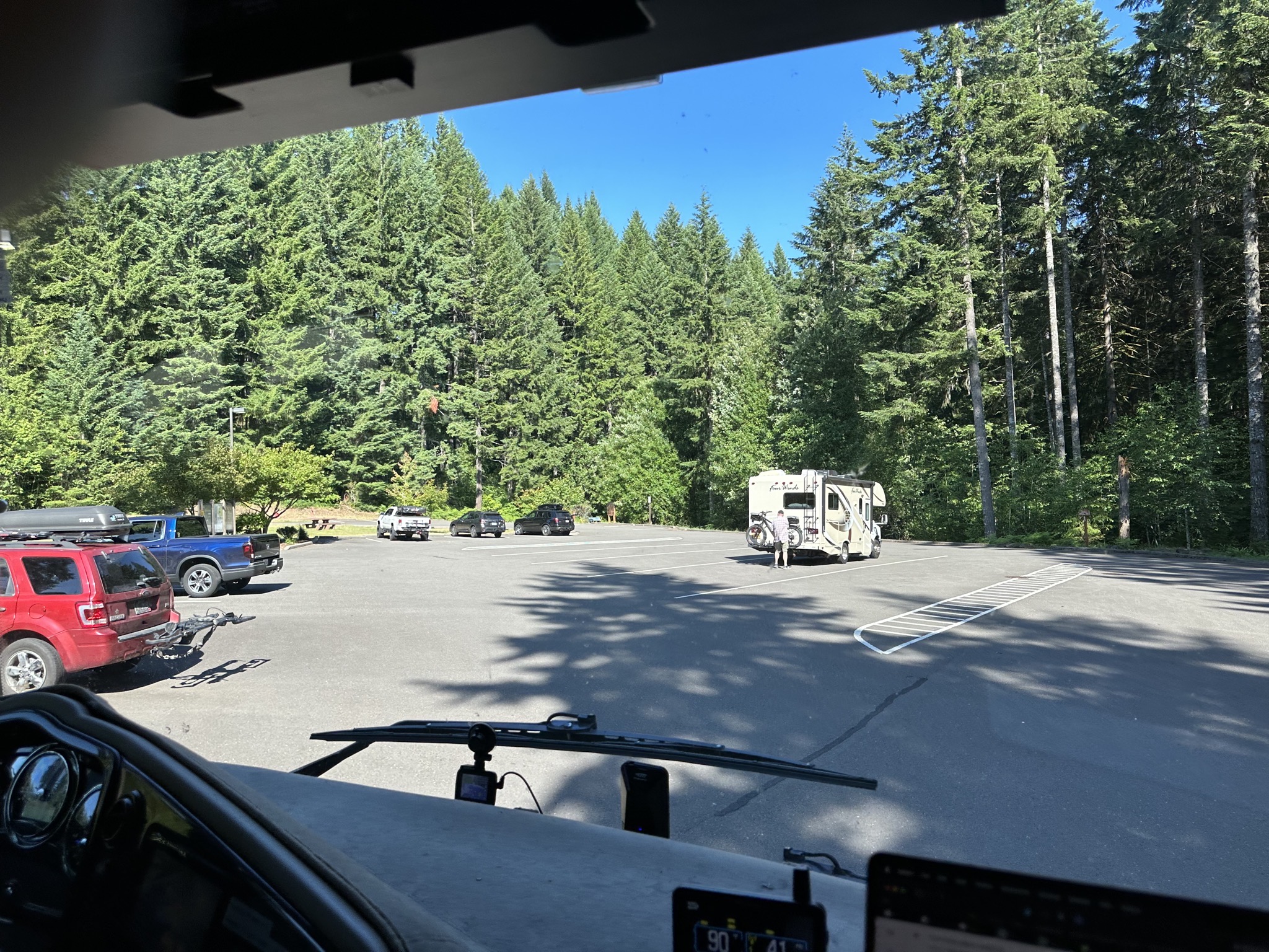 Untoading at welcome center