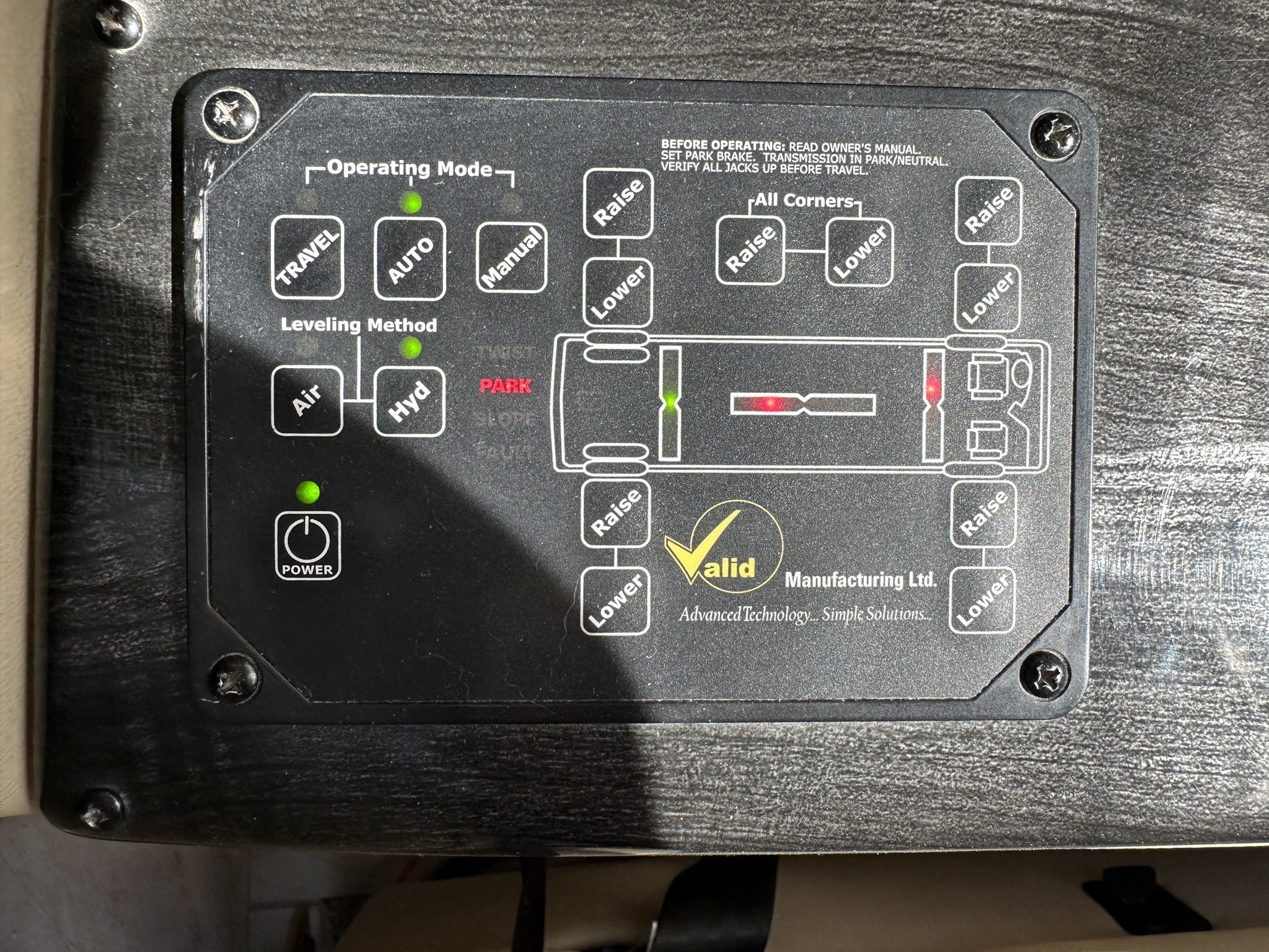 Leveling control panel