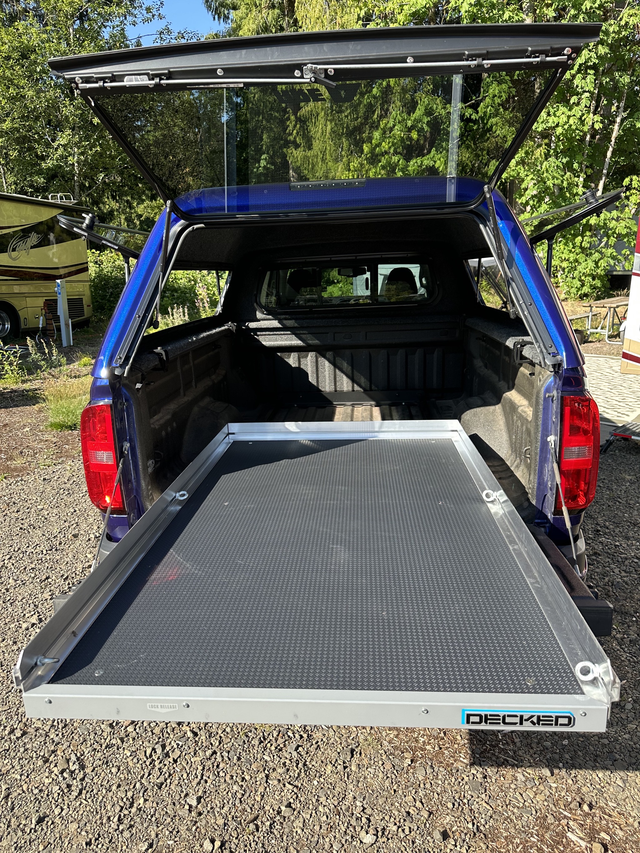Slide tray