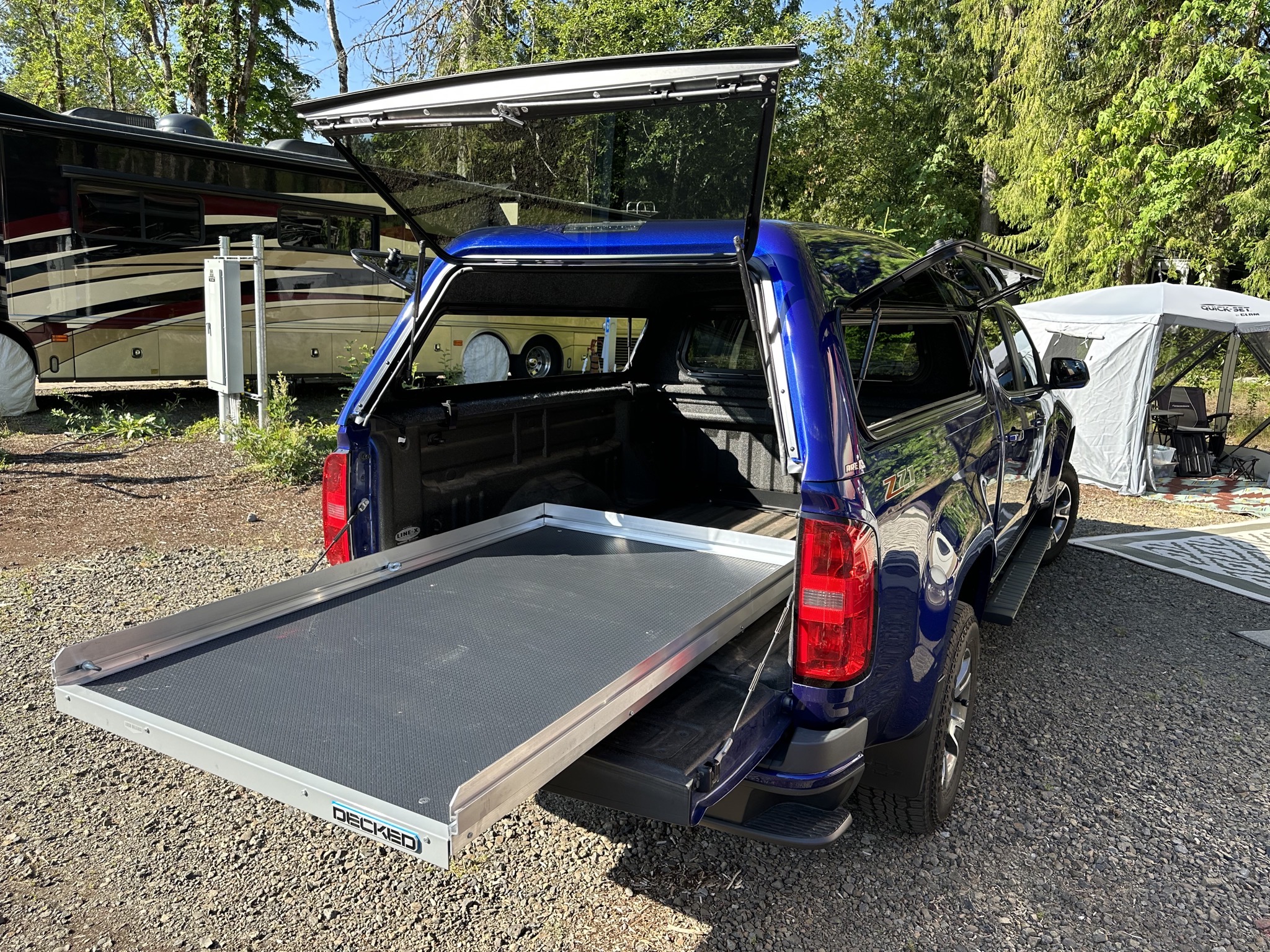 Slide tray