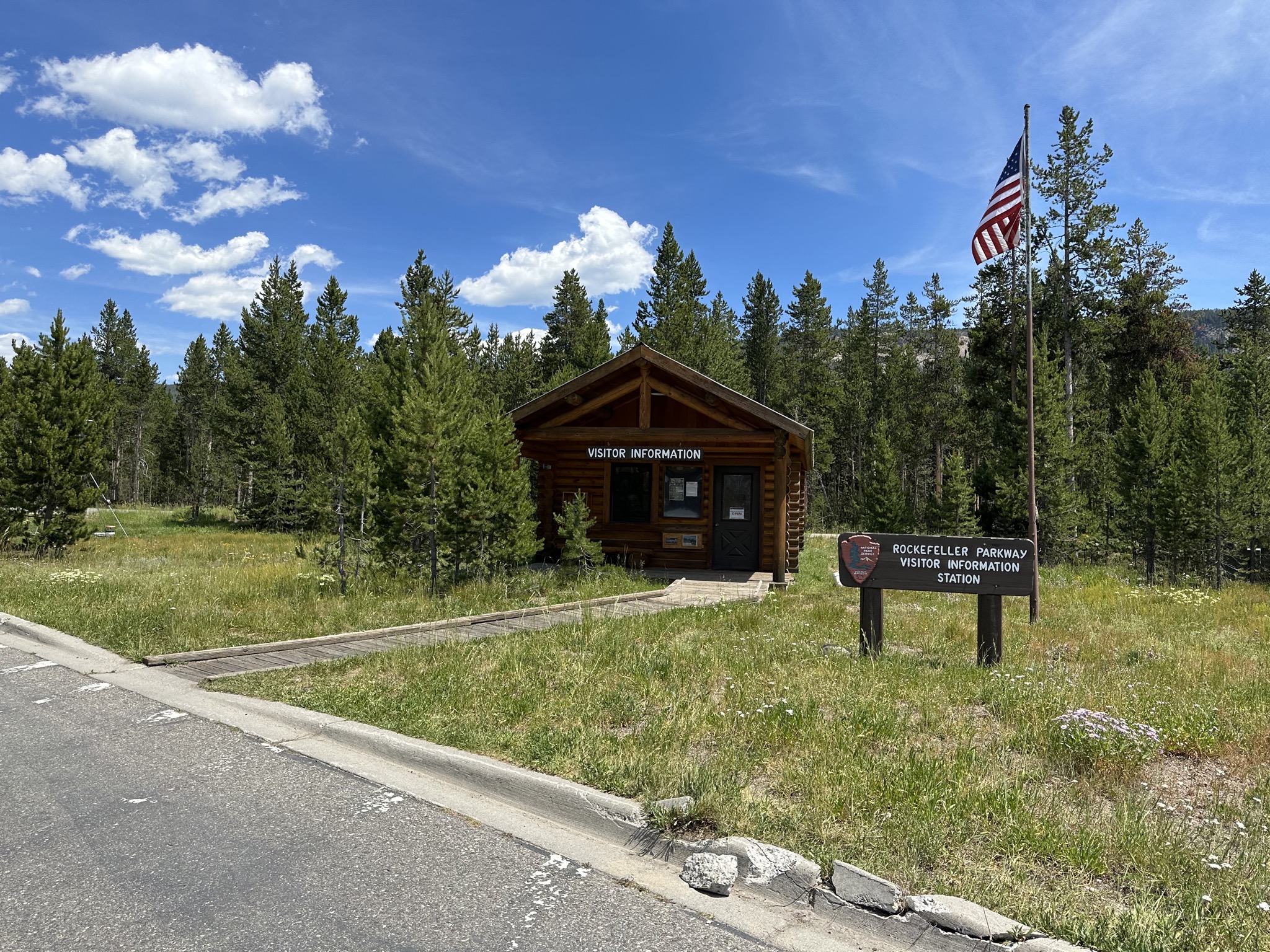 Rockerfeller Parkway Visitor Information Station