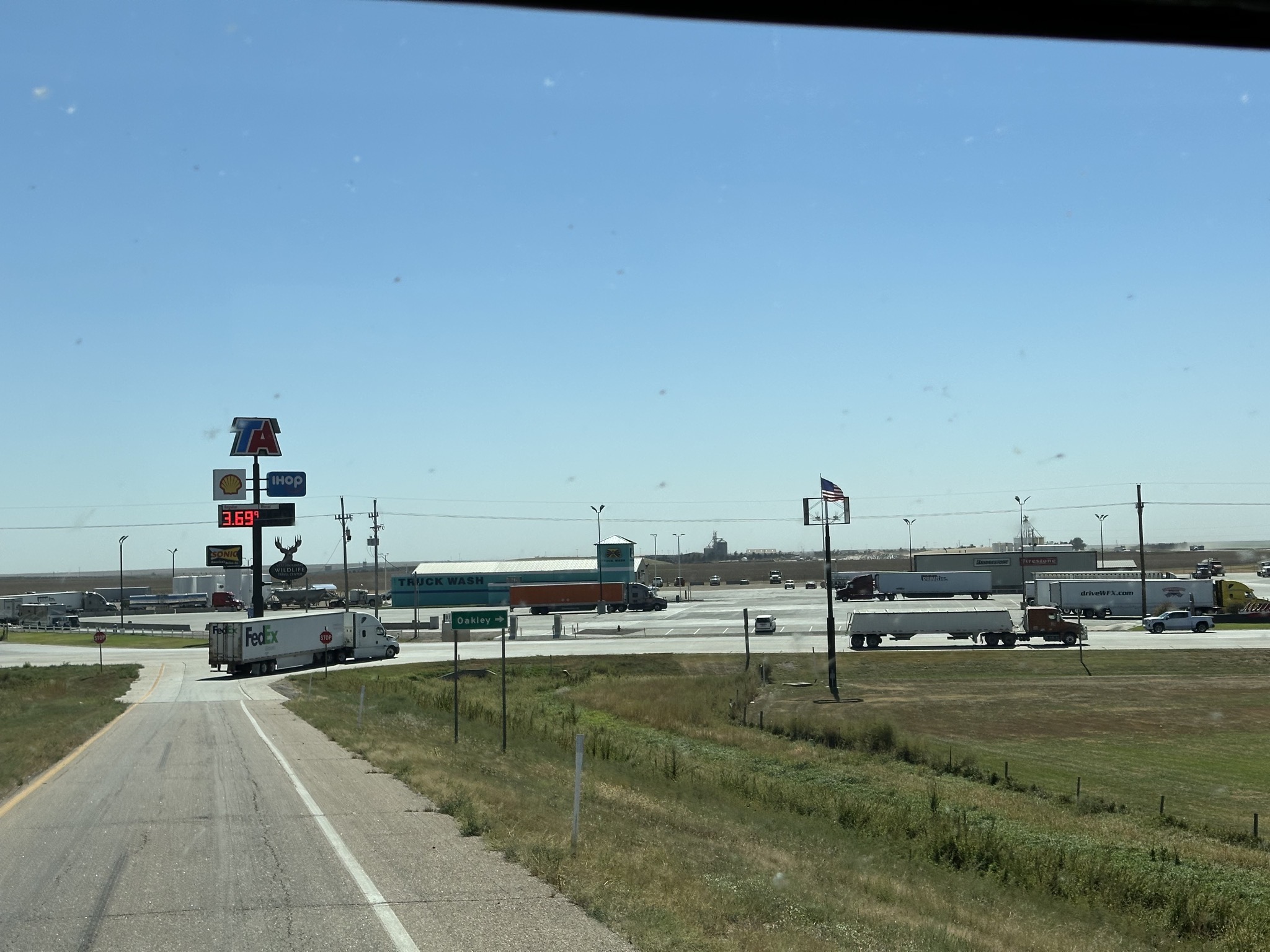 Fuel and lunch stop