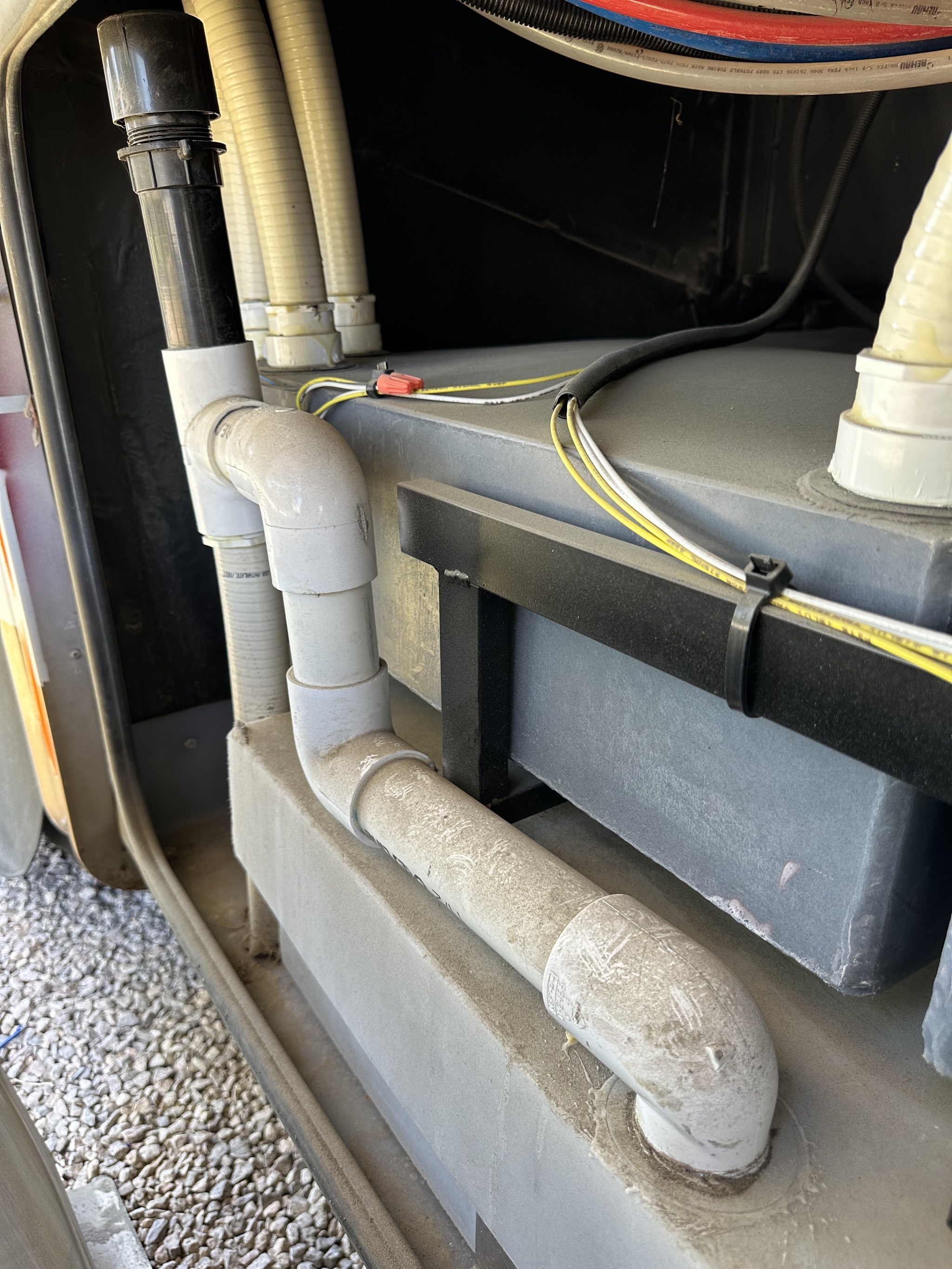 Fresh water tank and overflow