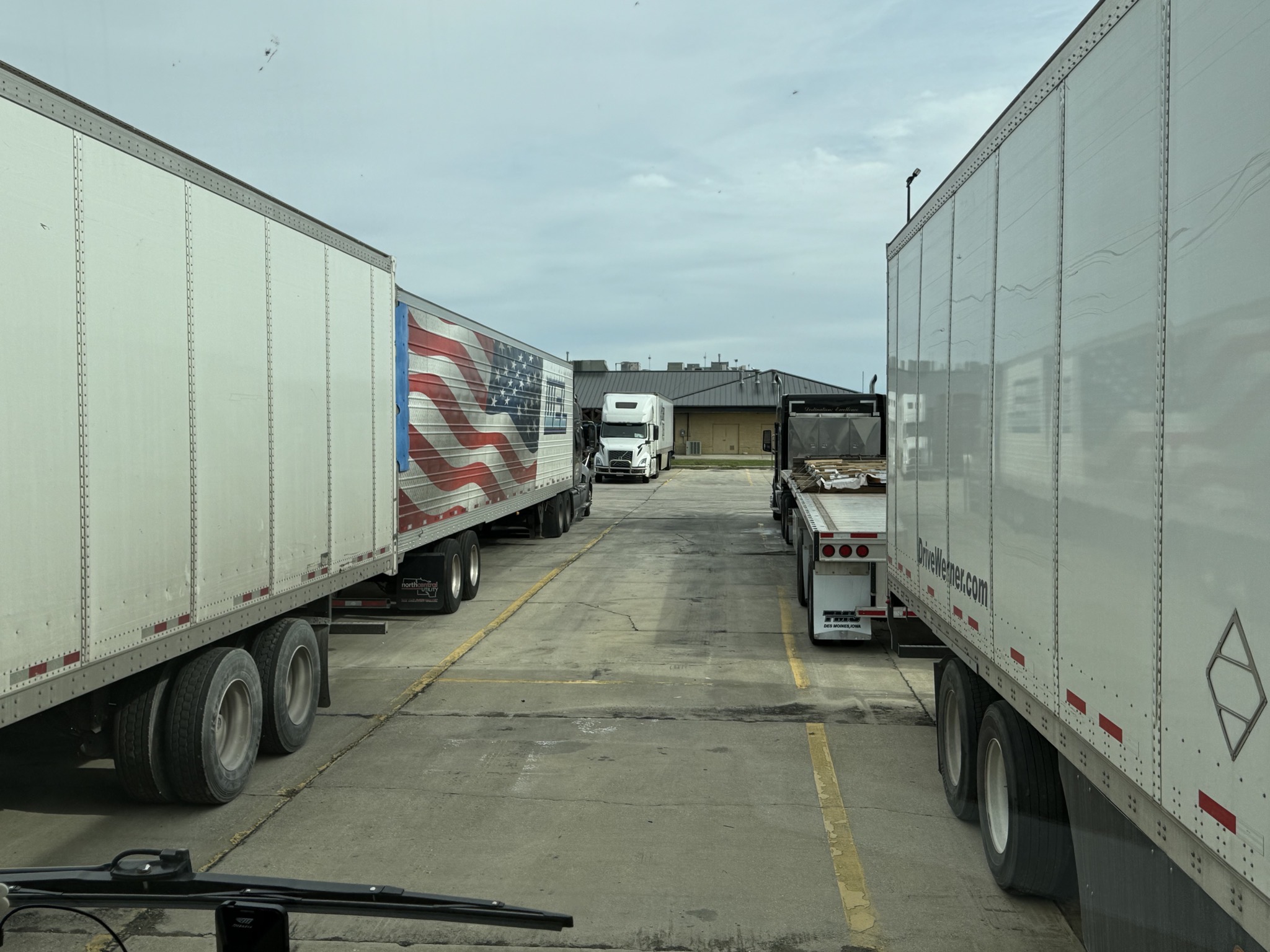 Parking between trucks