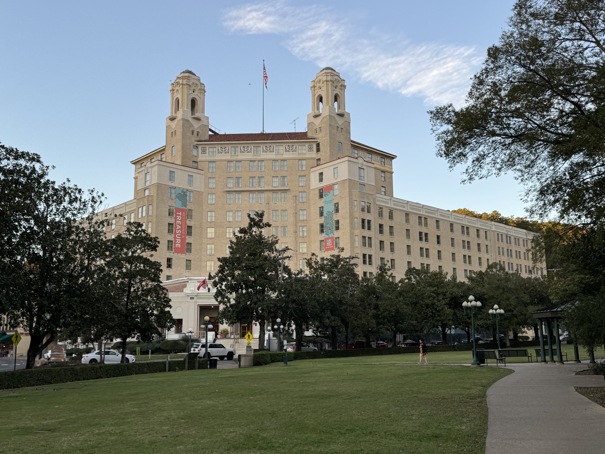 Arlington Hotel