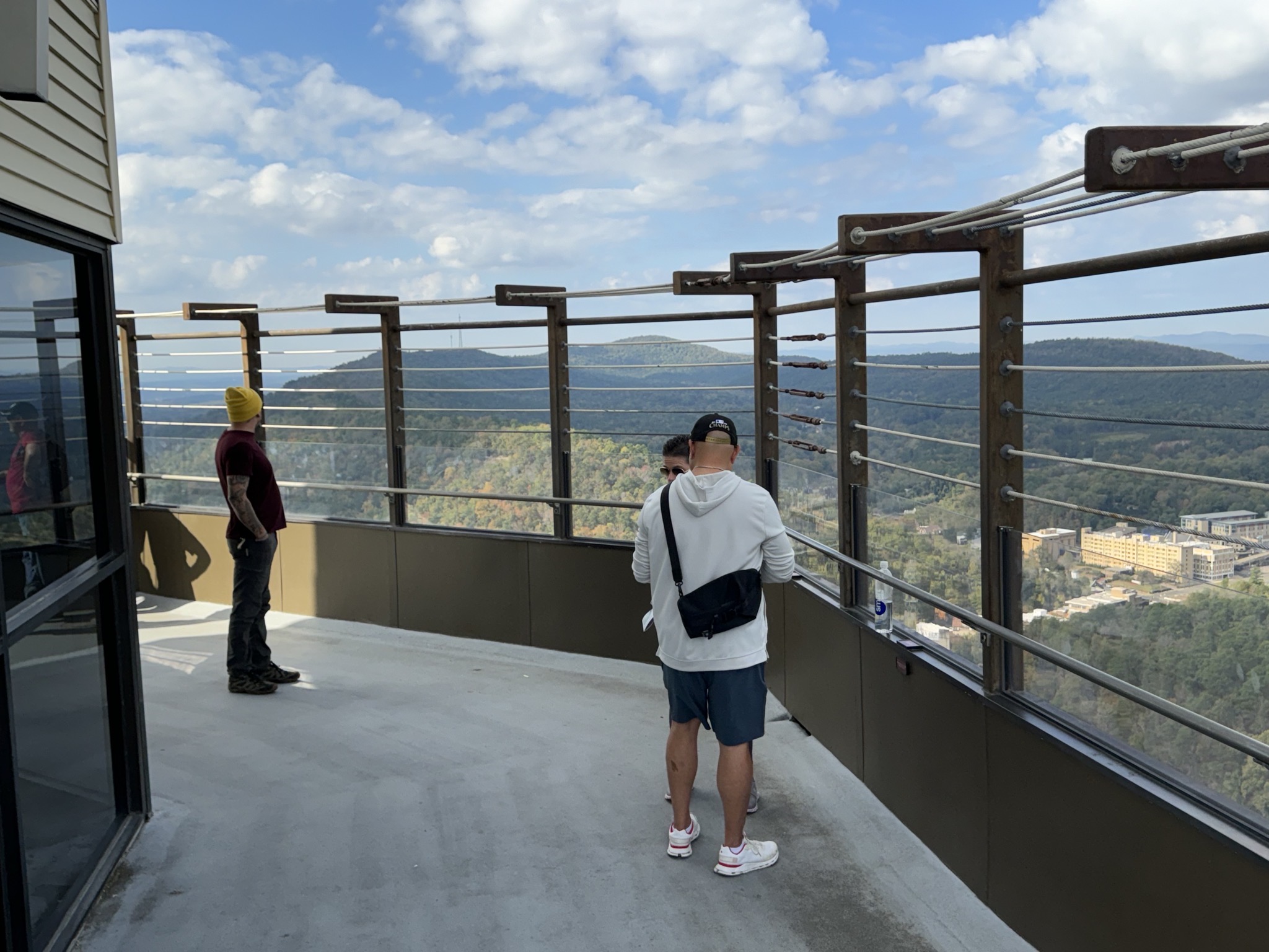 Outdoor viewing level