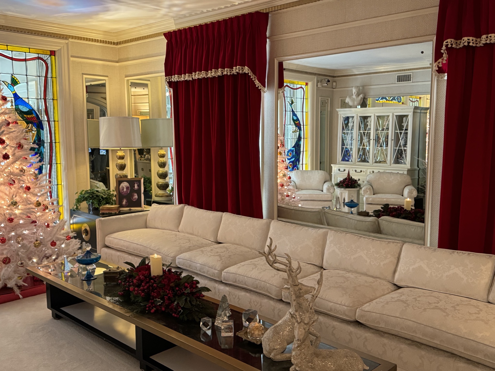 Graceland mansion