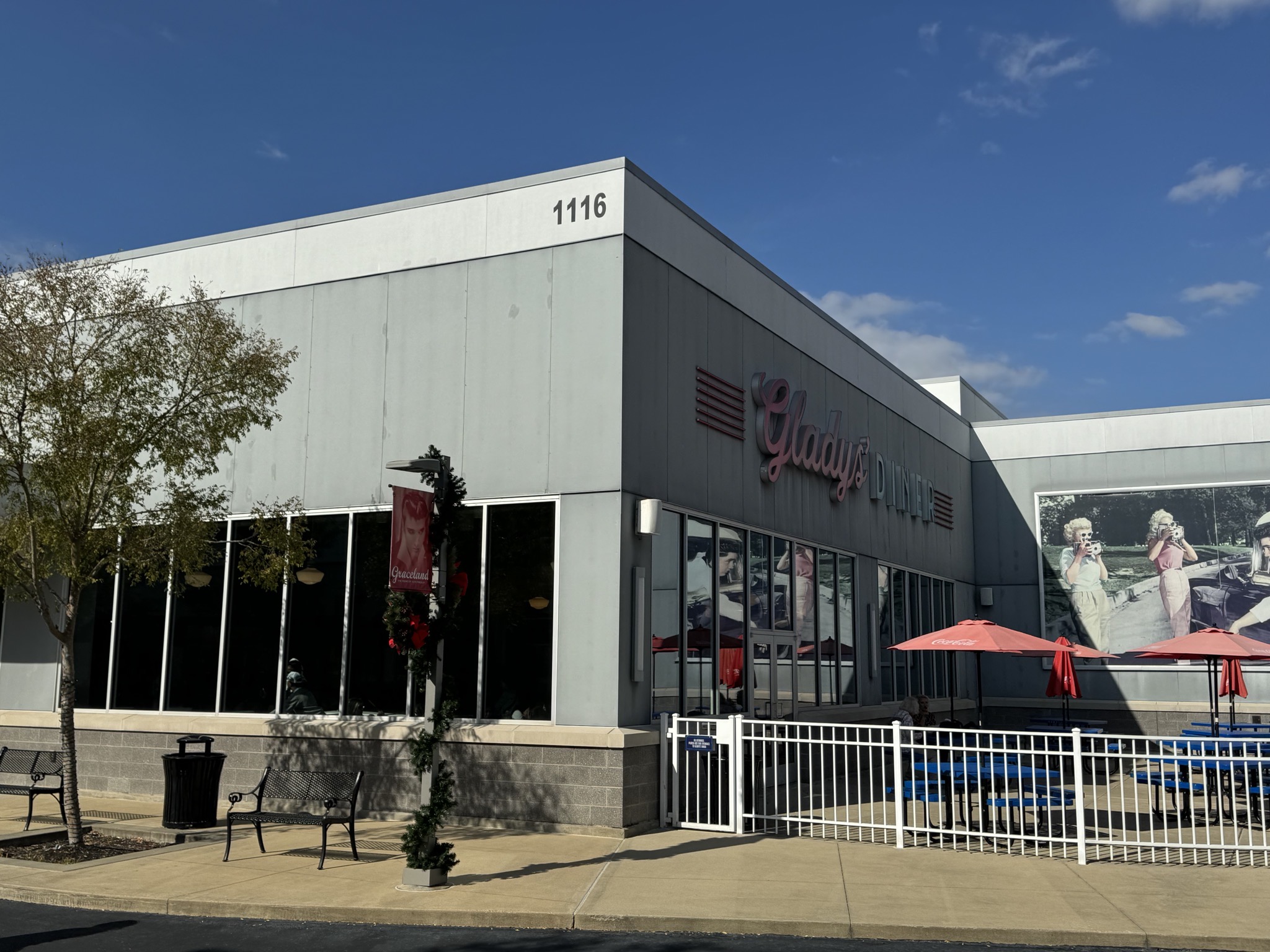 Glady's Diner
