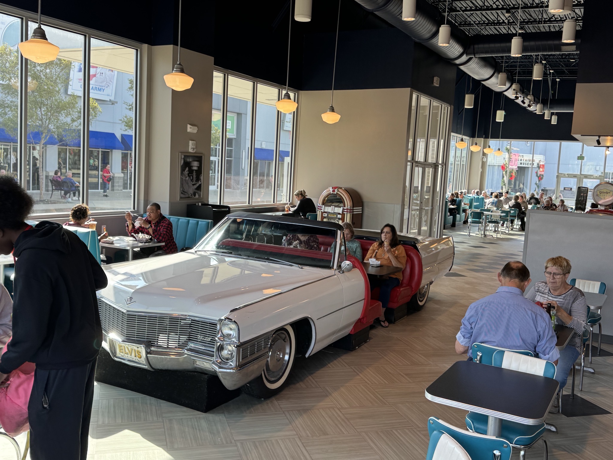 Glady's Diner