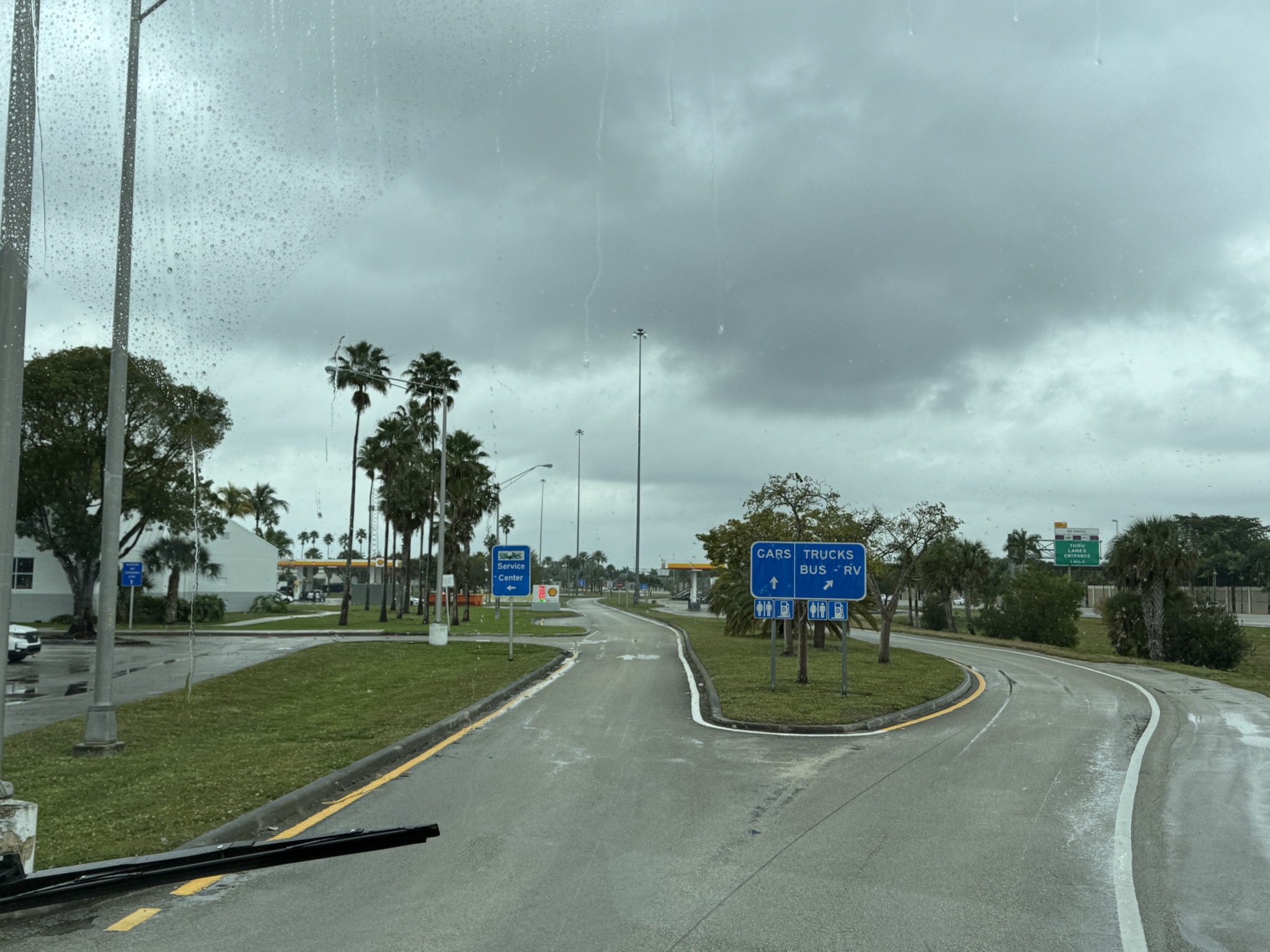 Service plaza