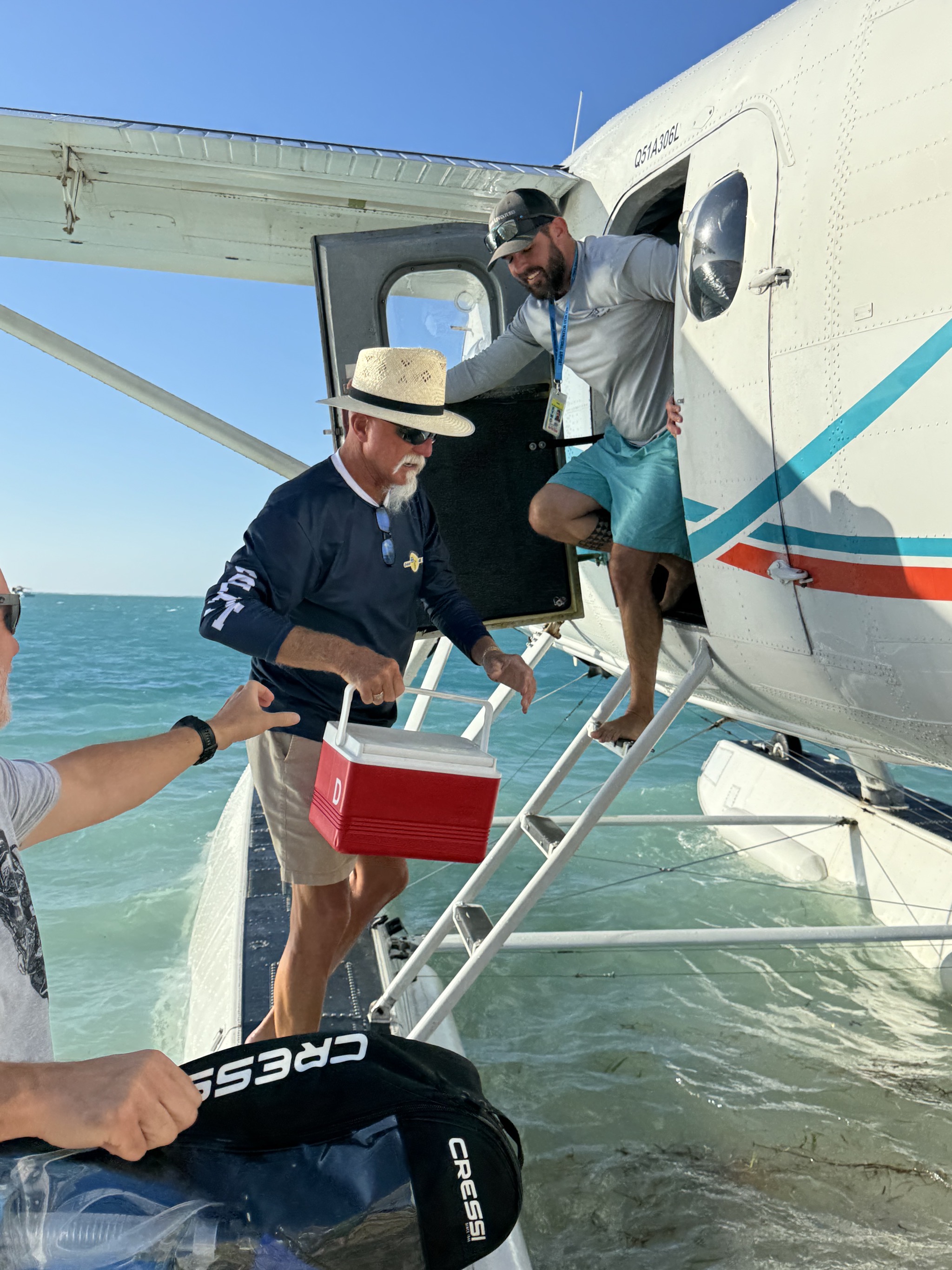 Handing gear to shore