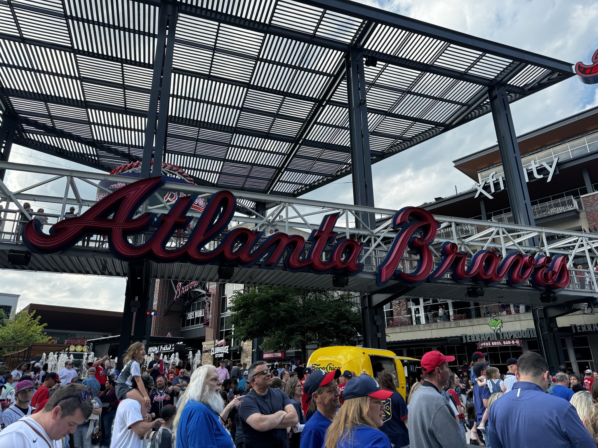 Atlanta Braves sign