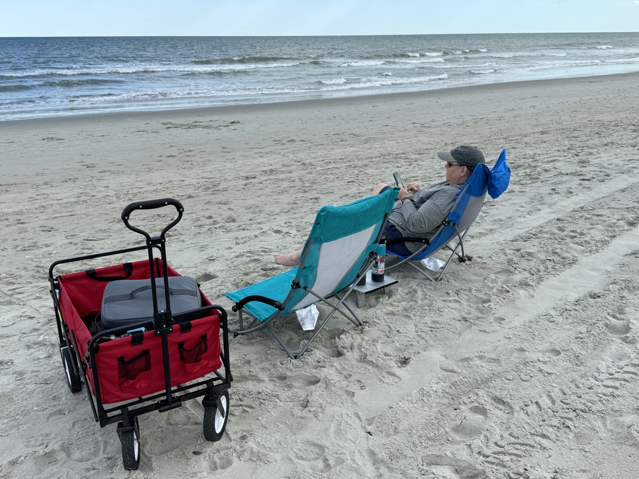 Jenn, beach chairs, cart
