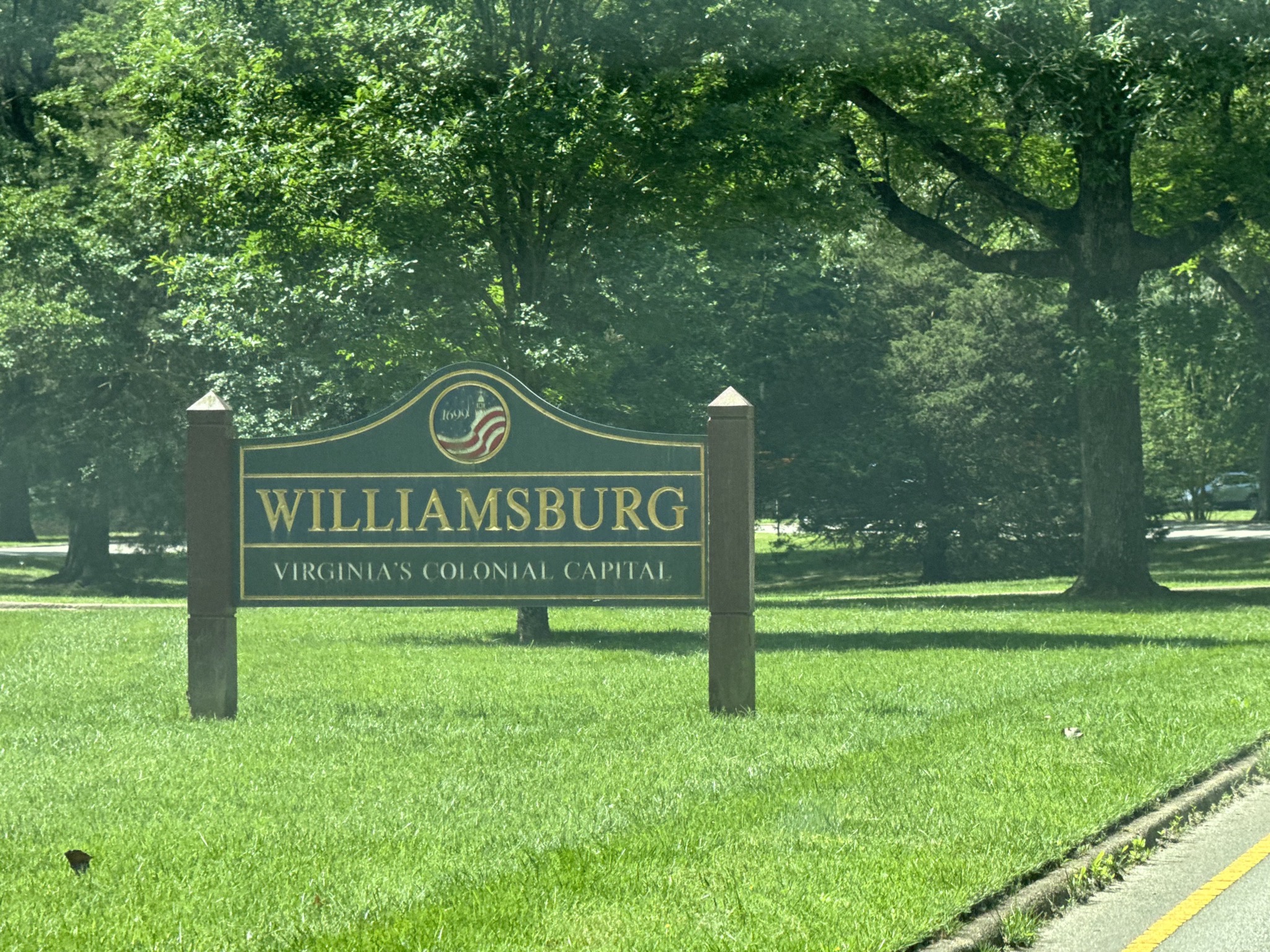 Williamsburg sign