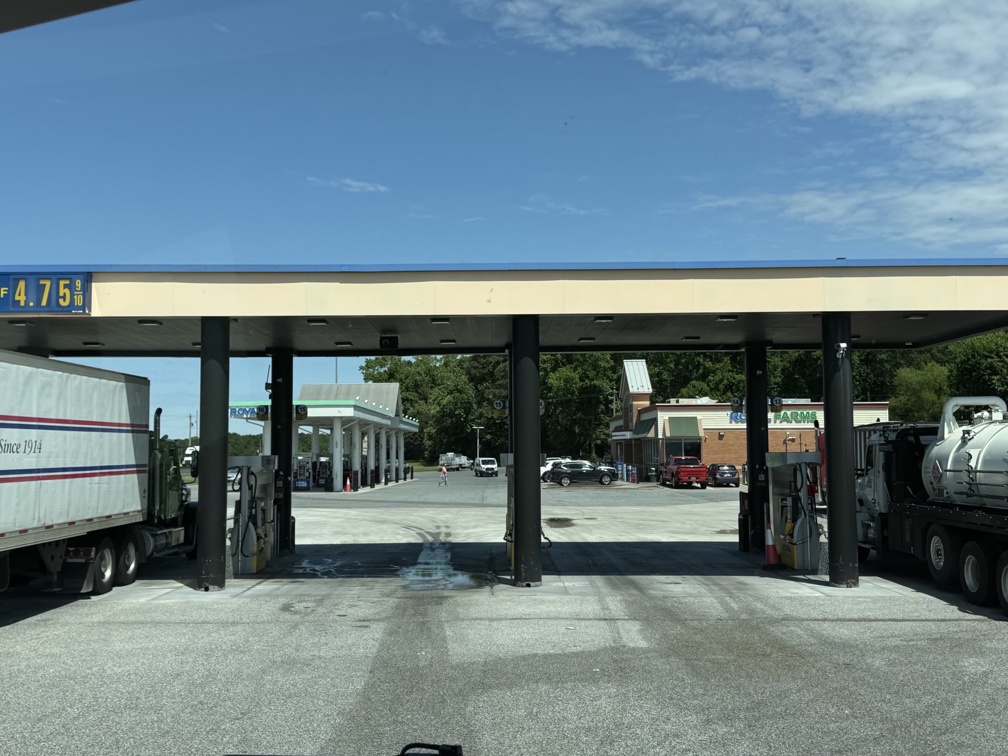 Royal Farms fuel stop