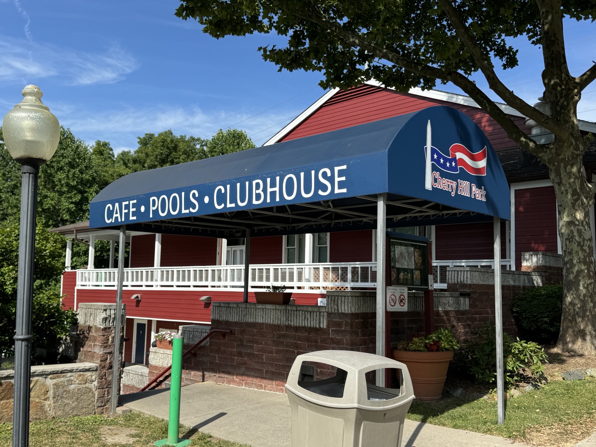 Cafe, pools, clubhouse
